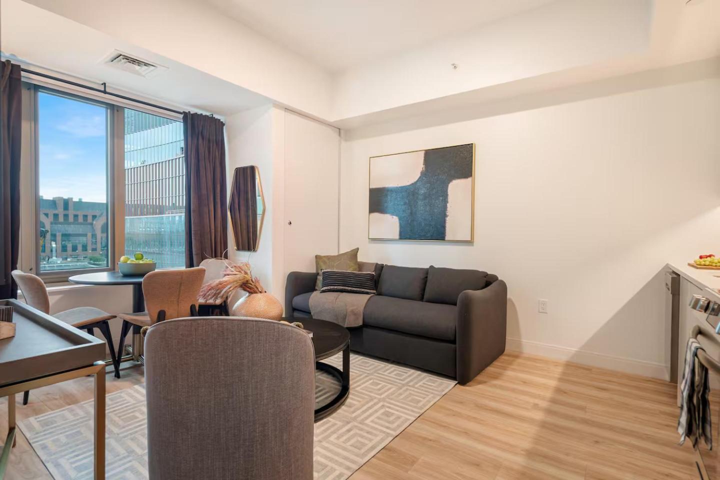 Luxury By Hyatus At Cambridge Aparthotel 4*