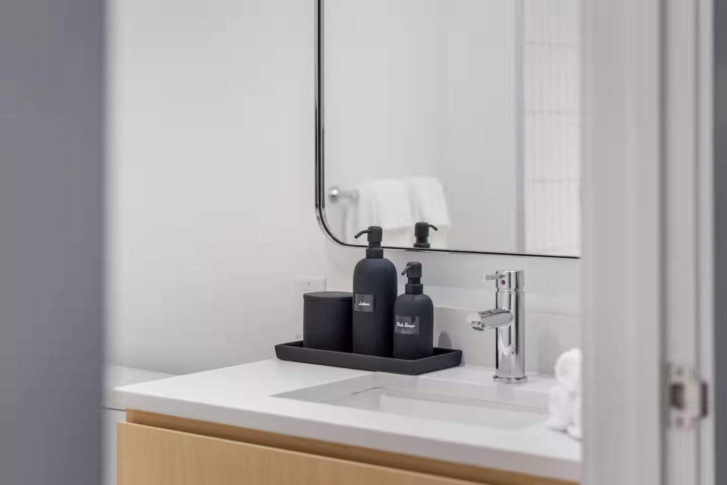 Luxury By Hyatus At Cambridge Aparthotel 4*