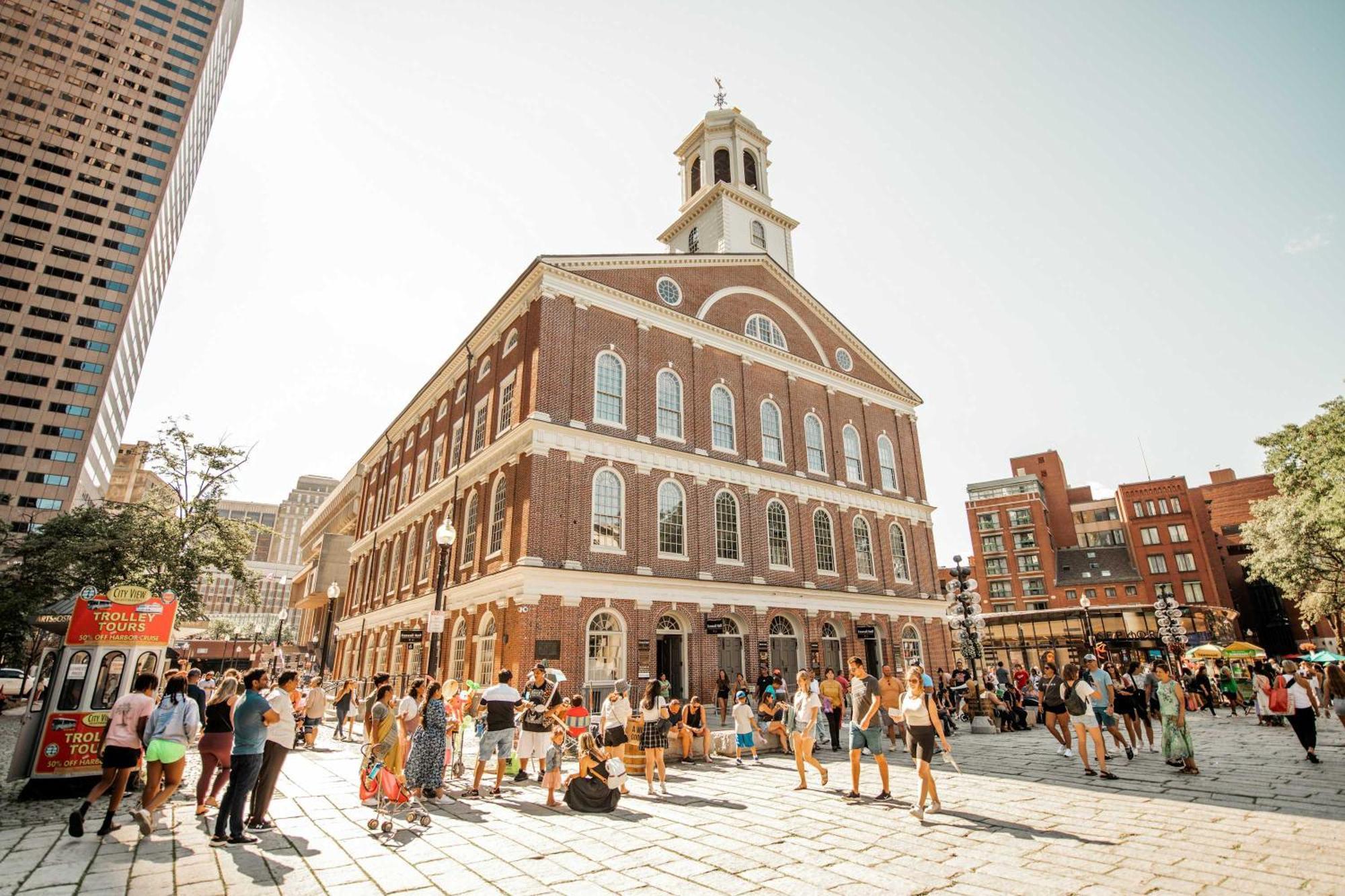 Luxury 3bd Short Walk To Airport Apartment *