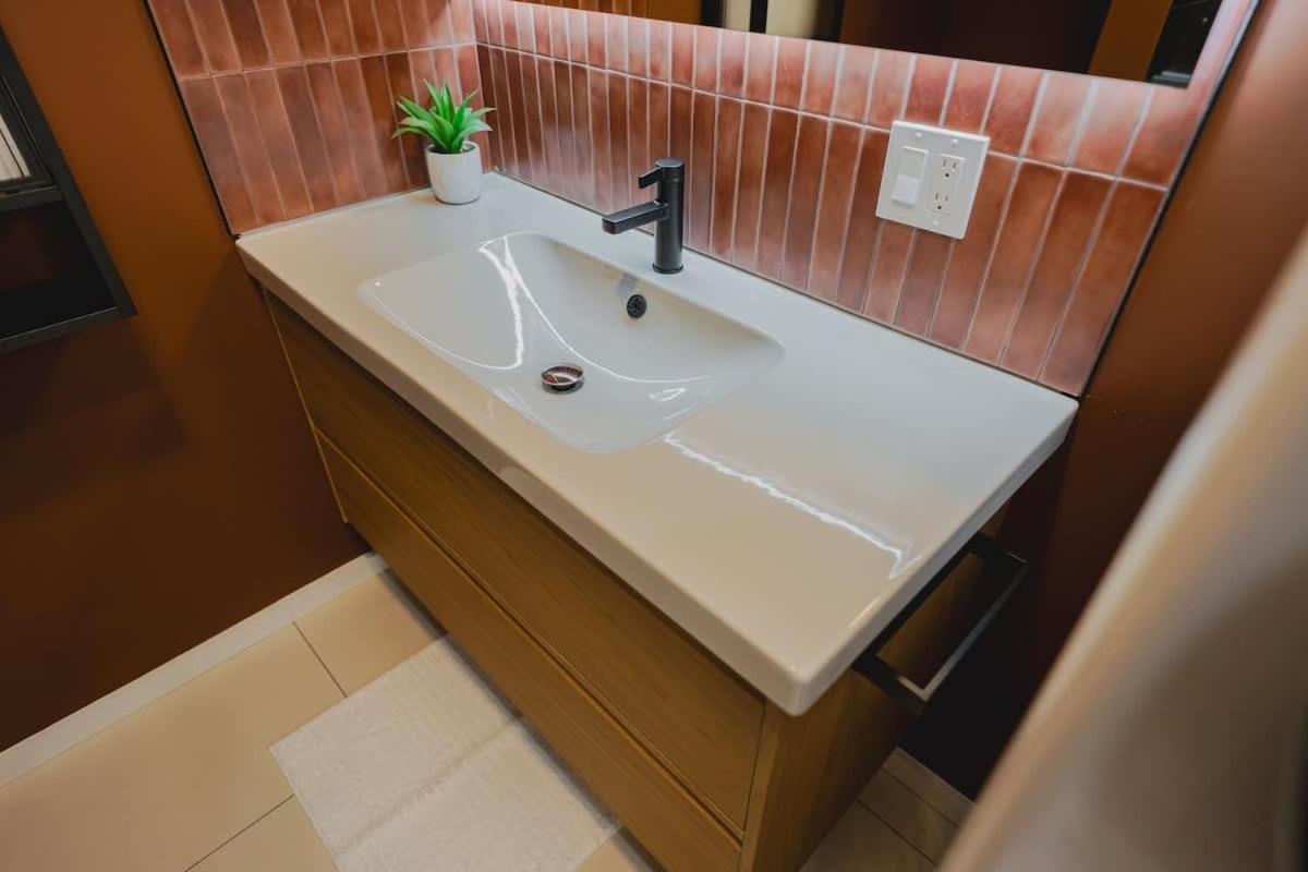 Lux 3bd Minutes Walk To Airport * Boston