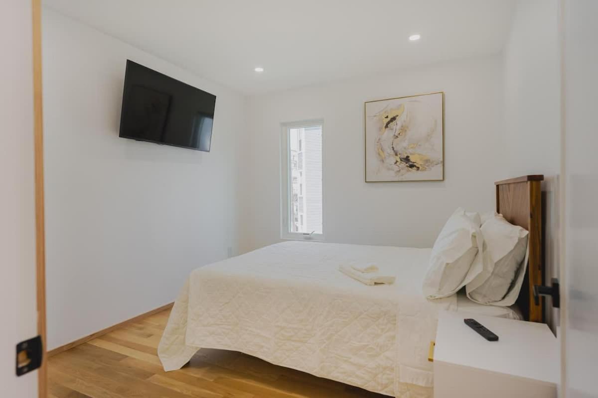 Apartment Lux 3bd Minutes Walk To Airport Boston