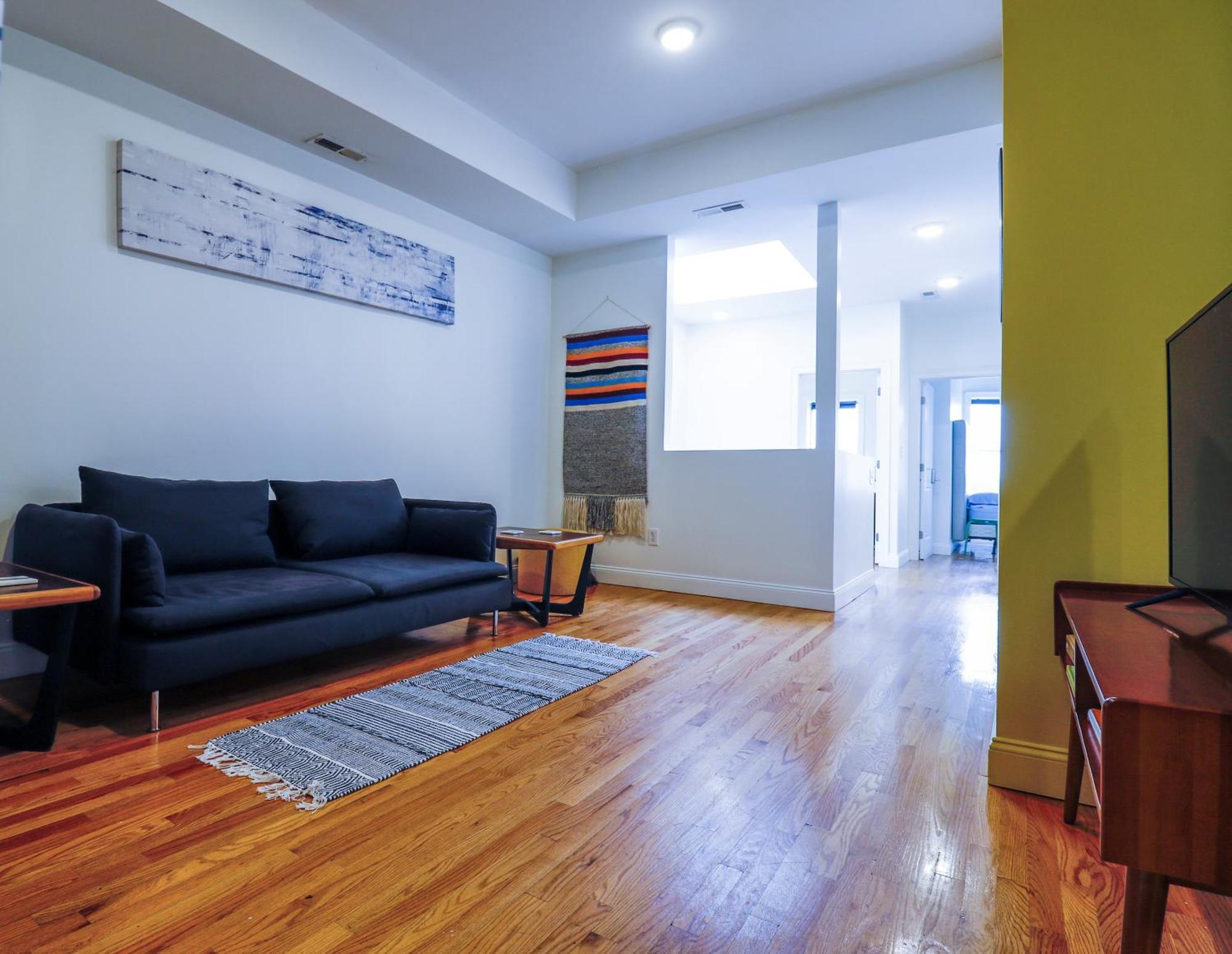 Modern & Spacious 4-bedroom In Roxbury * Boston
