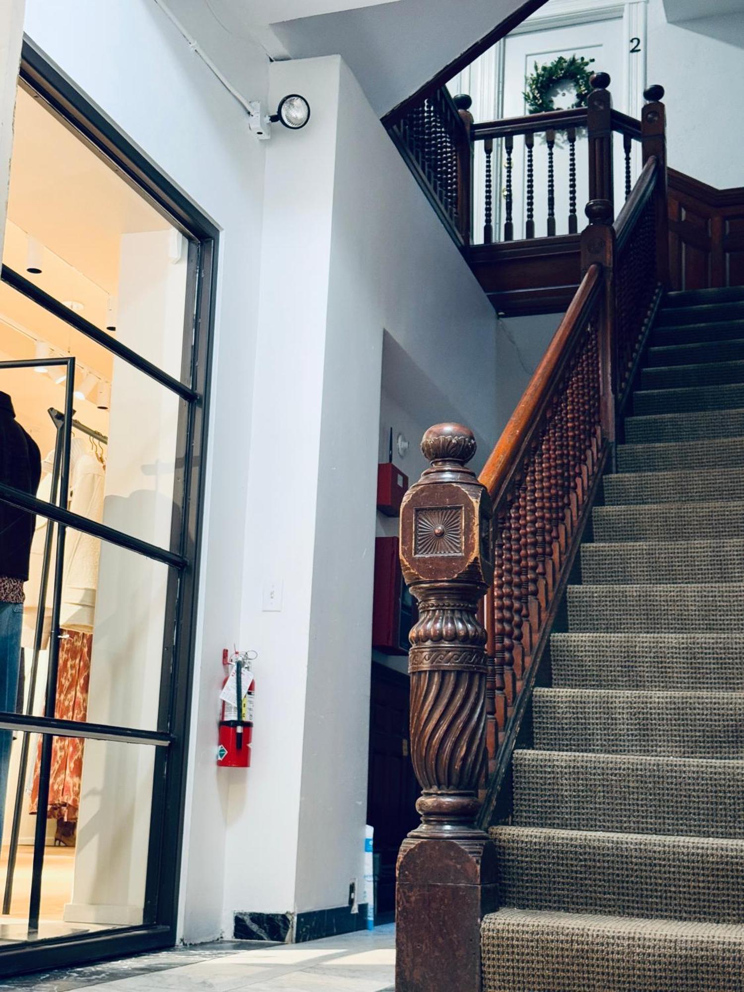 Chic Living On Newbury Street Apartment