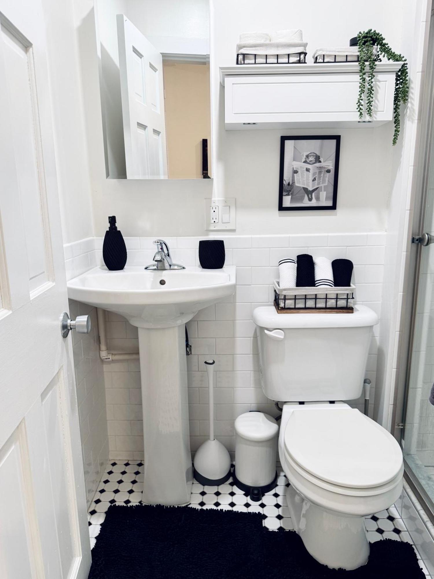 Chic Living On Newbury Street * Boston