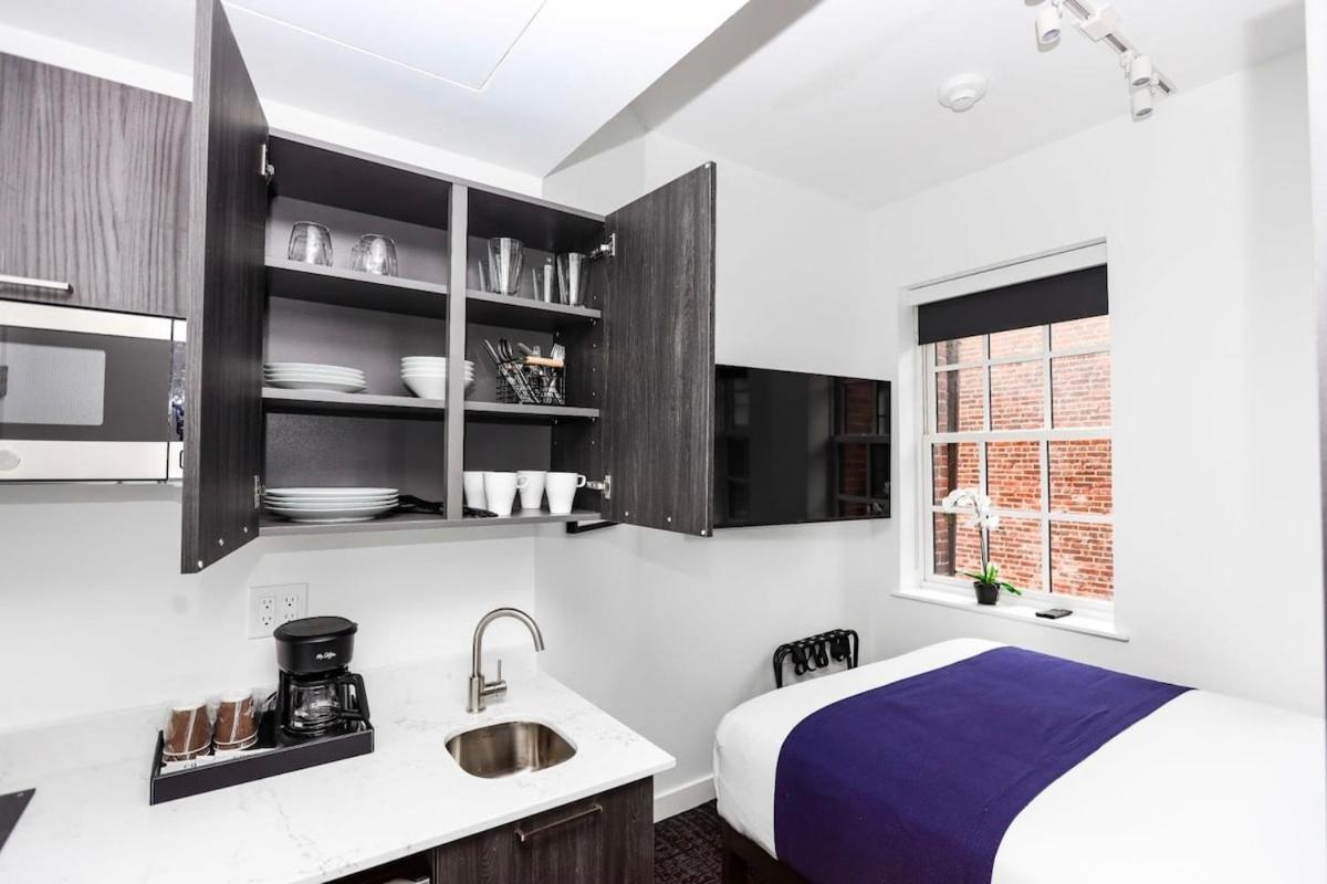 Stylish In Historic - Unit #404 Apartment