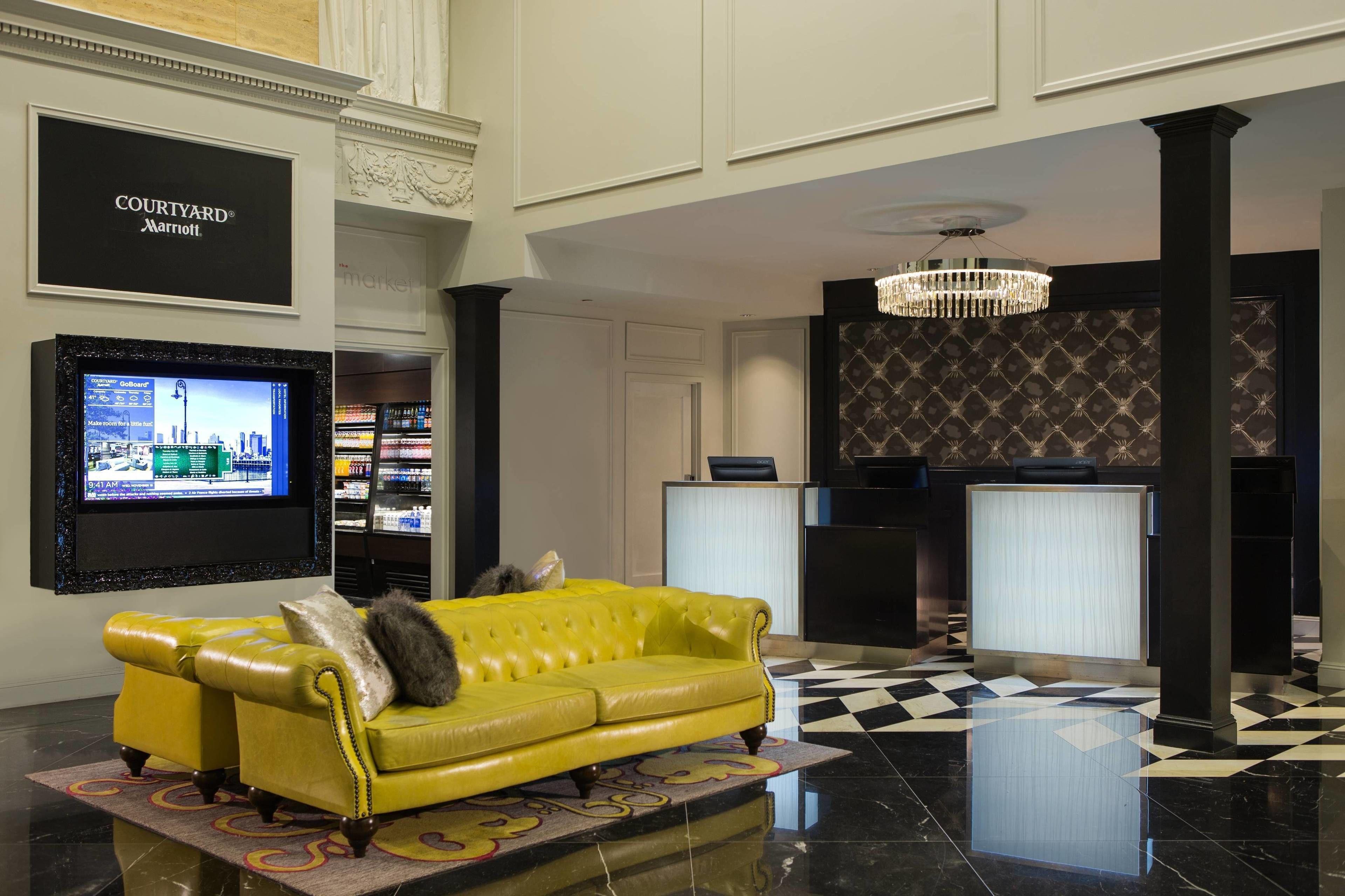 Courtyard By Marriott Downtown