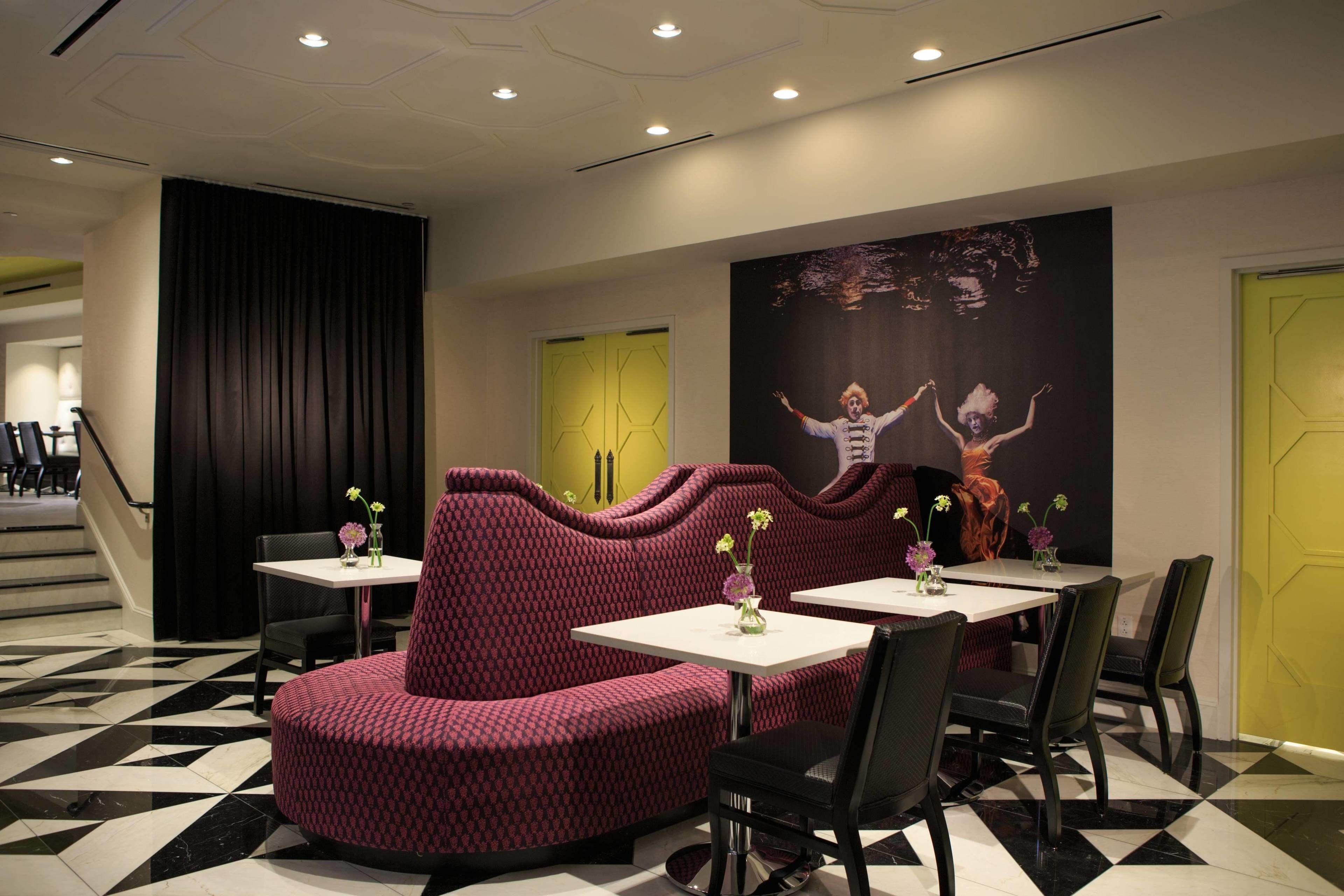 Courtyard By Marriott Downtown