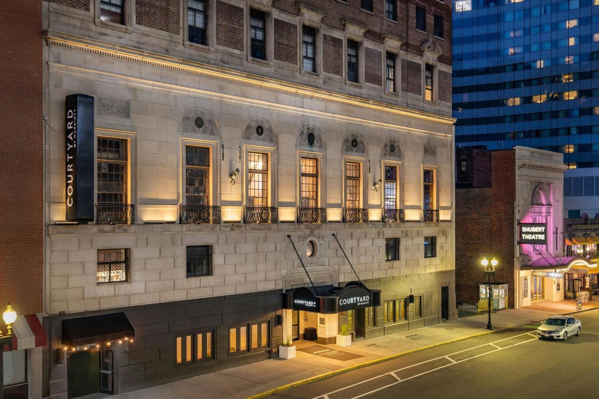 Courtyard By Marriott Downtown