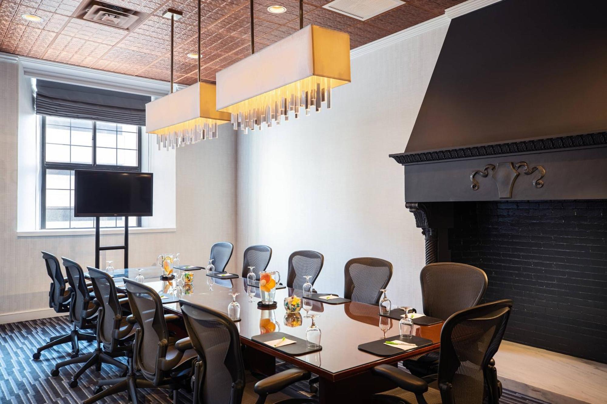 Courtyard By Marriott Downtown Hotel 4*