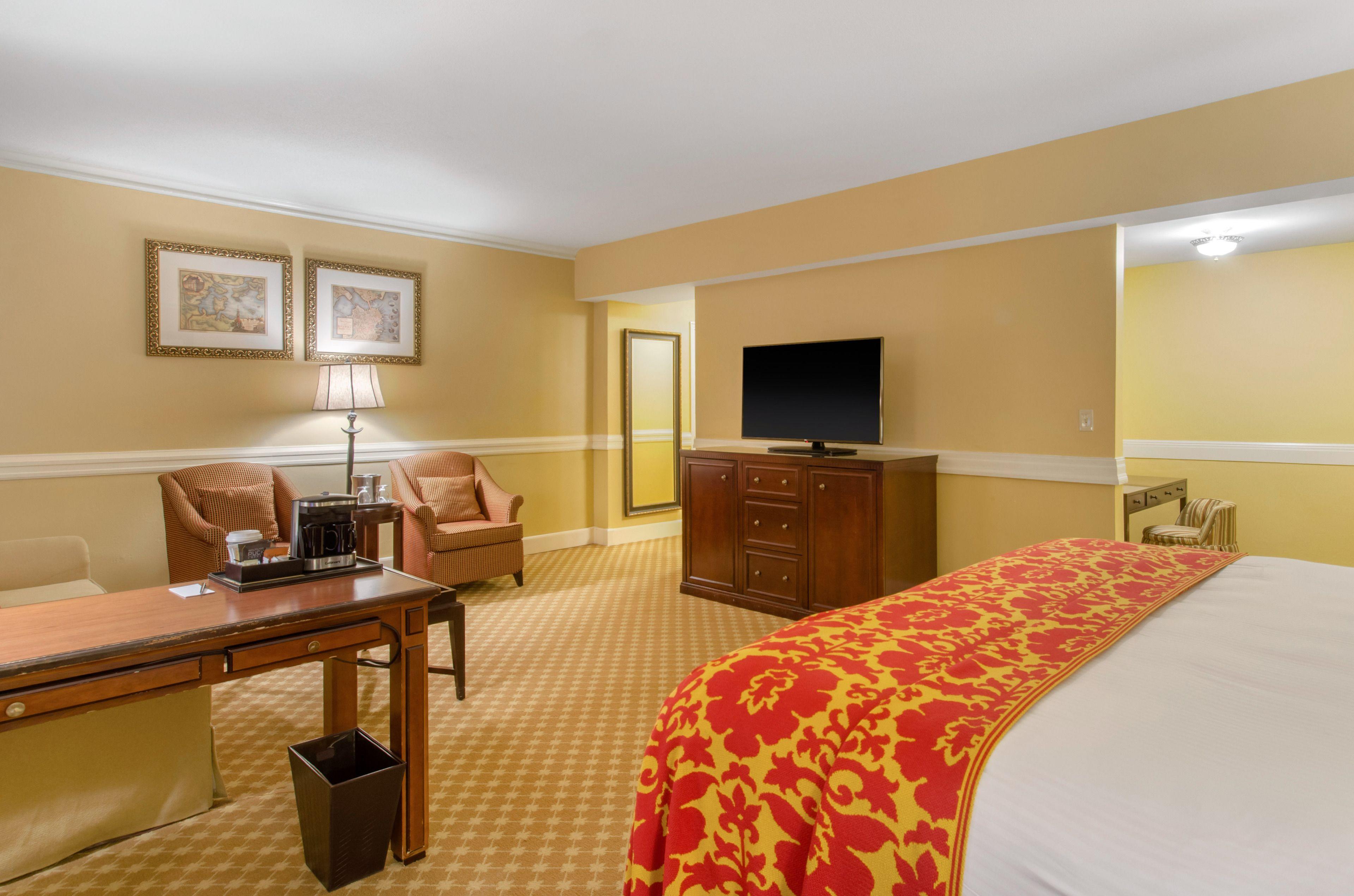Omni Parker House 4*