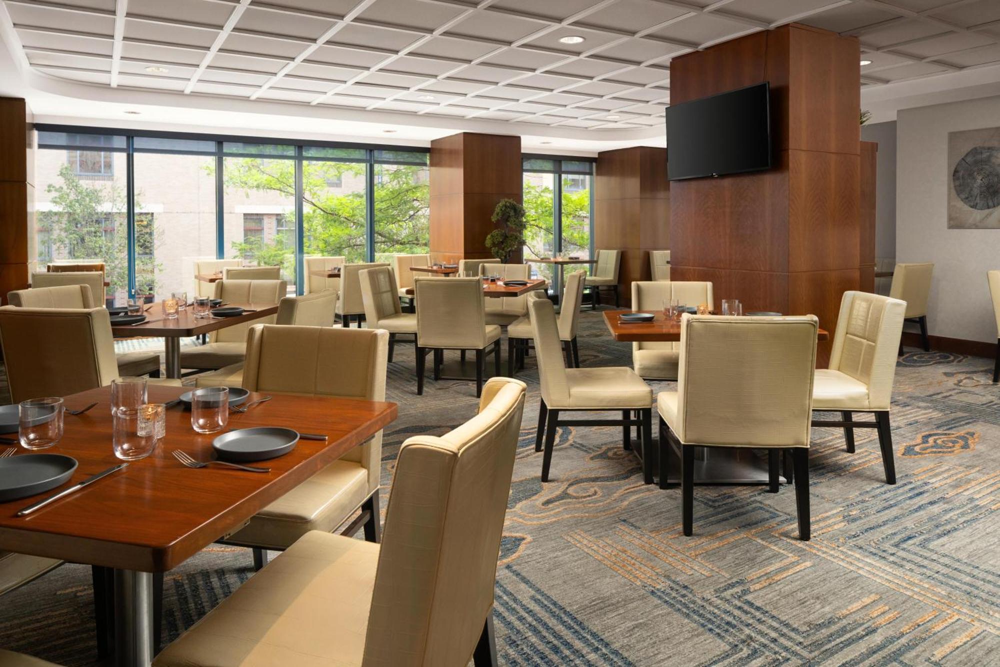 Doubletree By Hilton - Downtown
