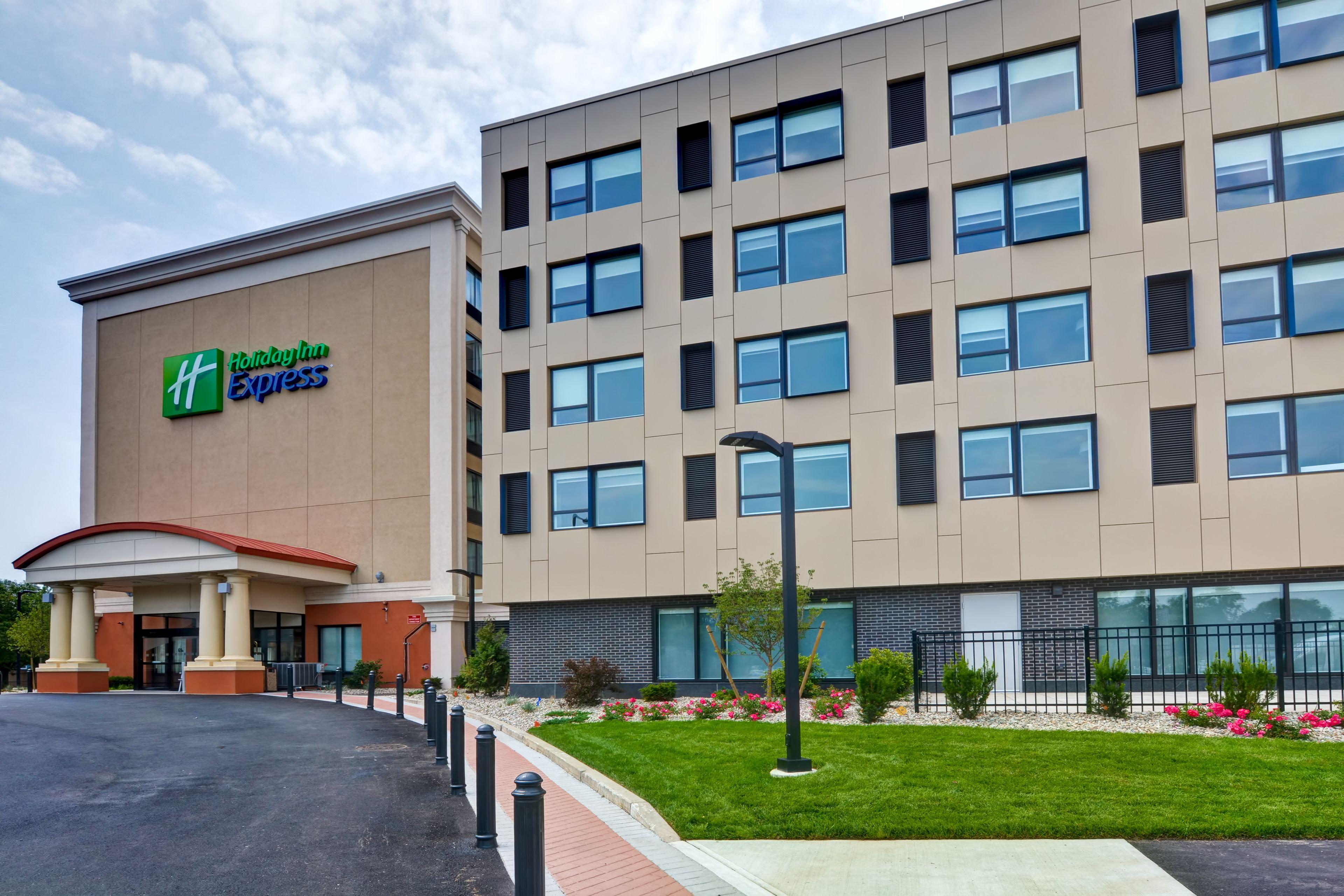 Express By Ihg Hotel 3*