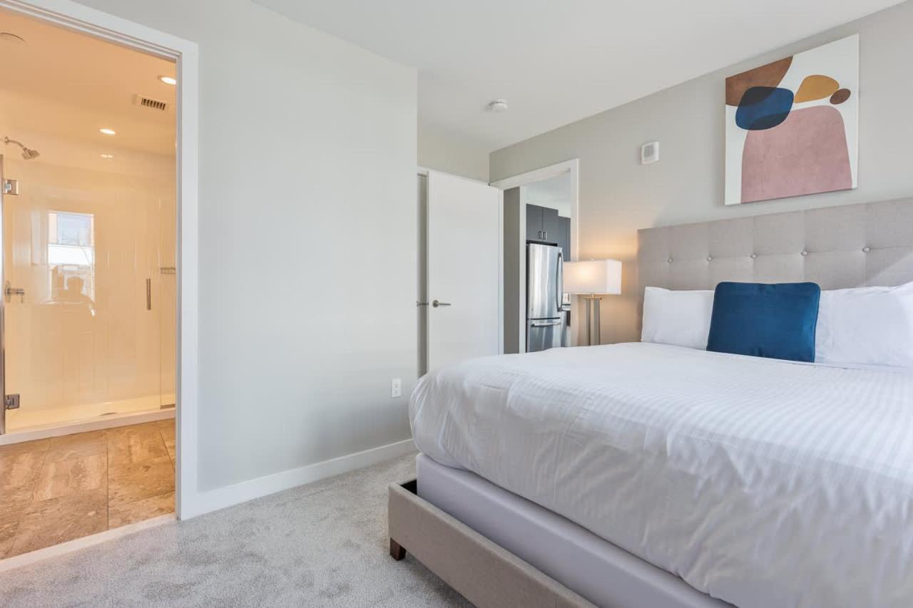 Luxury With Harbor Views