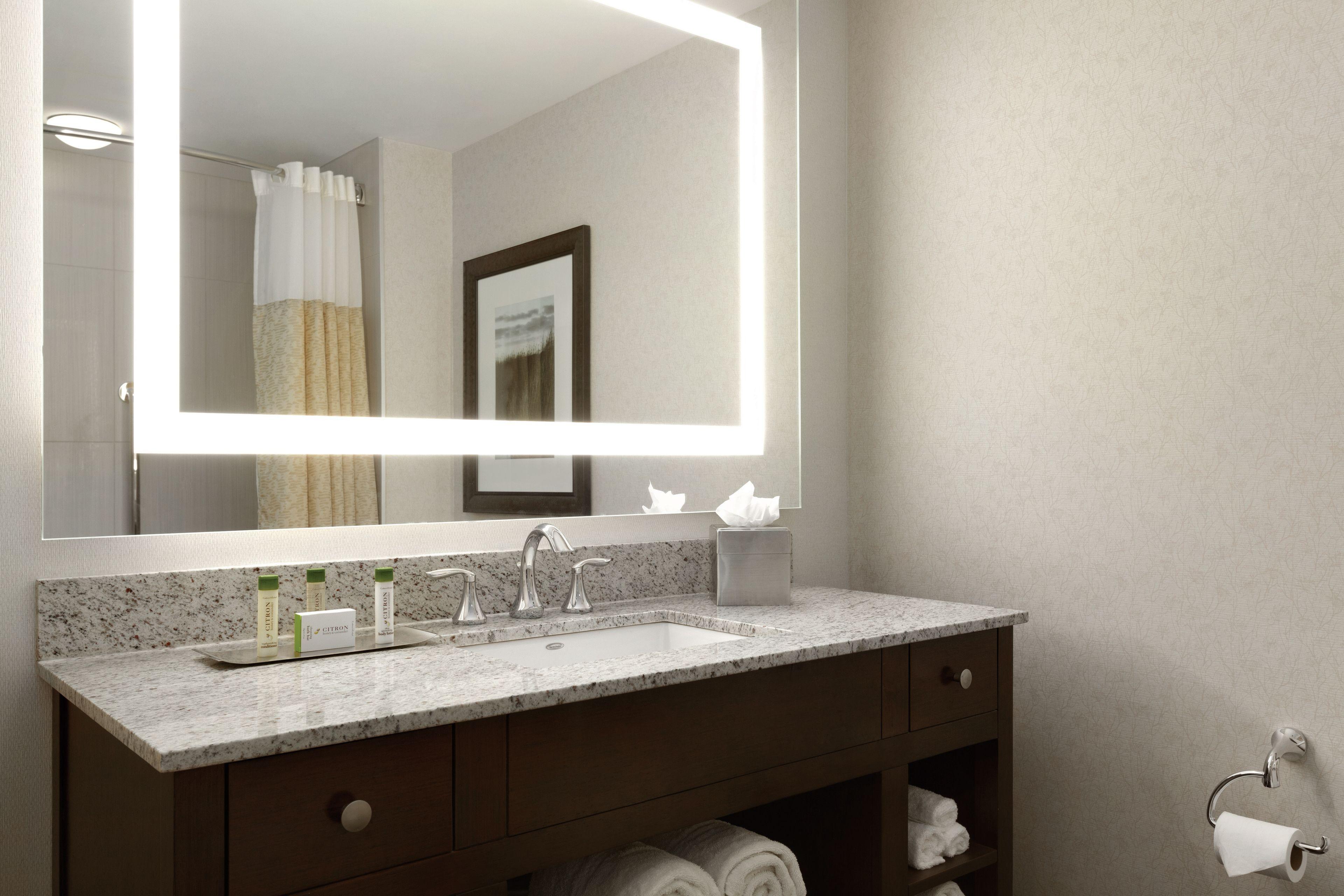 Doubletree By Hilton Bayside 3*