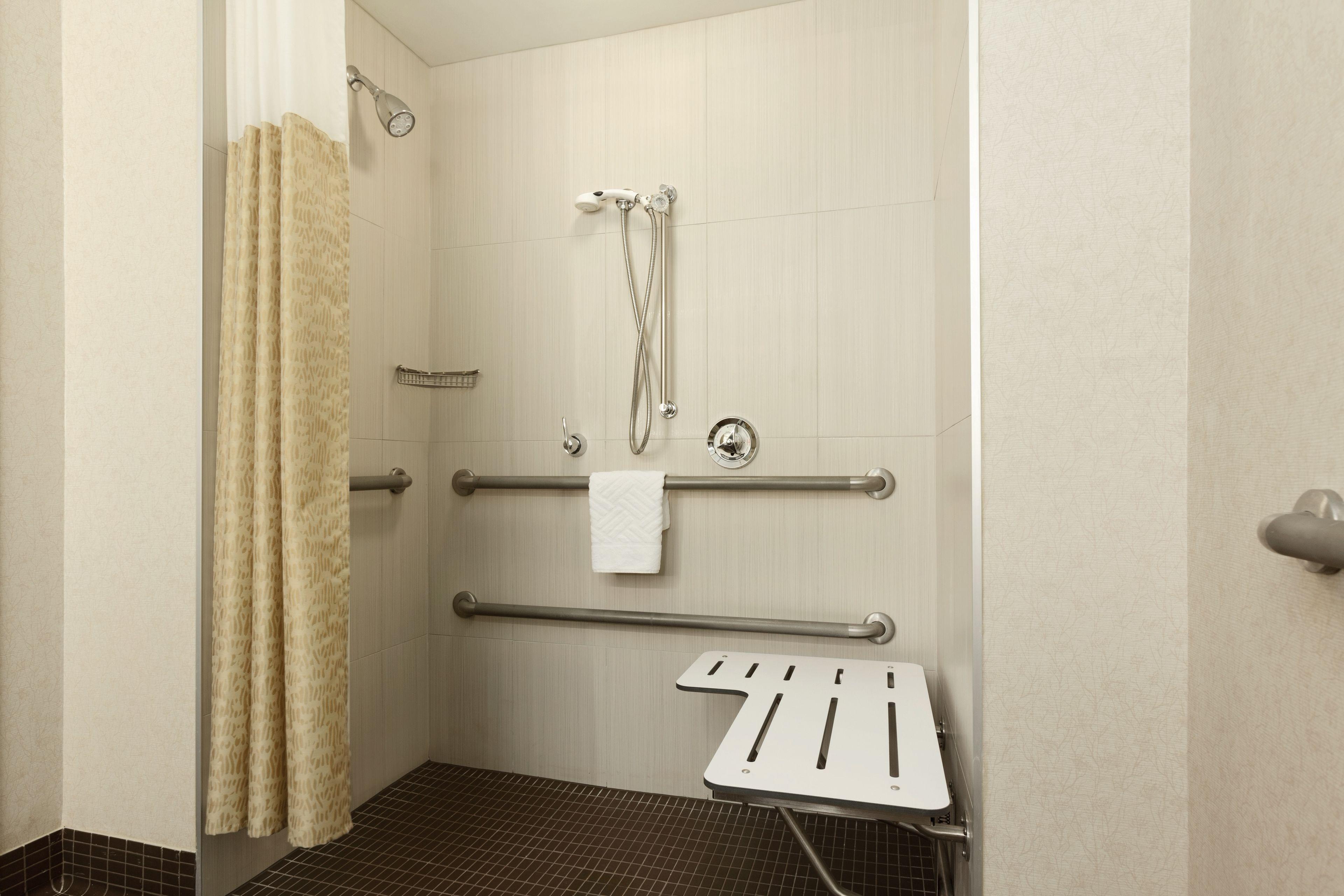 Doubletree By Hilton Bayside Hotel 3*