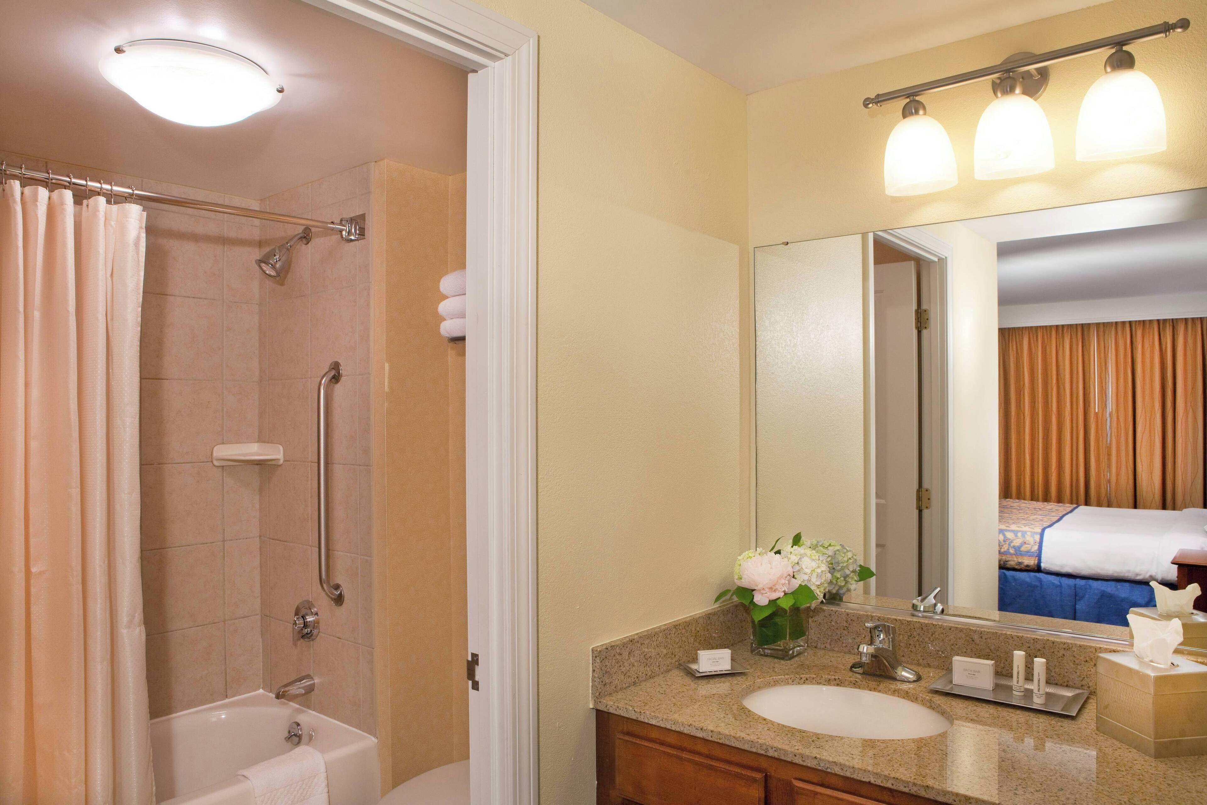 By Marriott Harbor On Tudor Wharf 3*