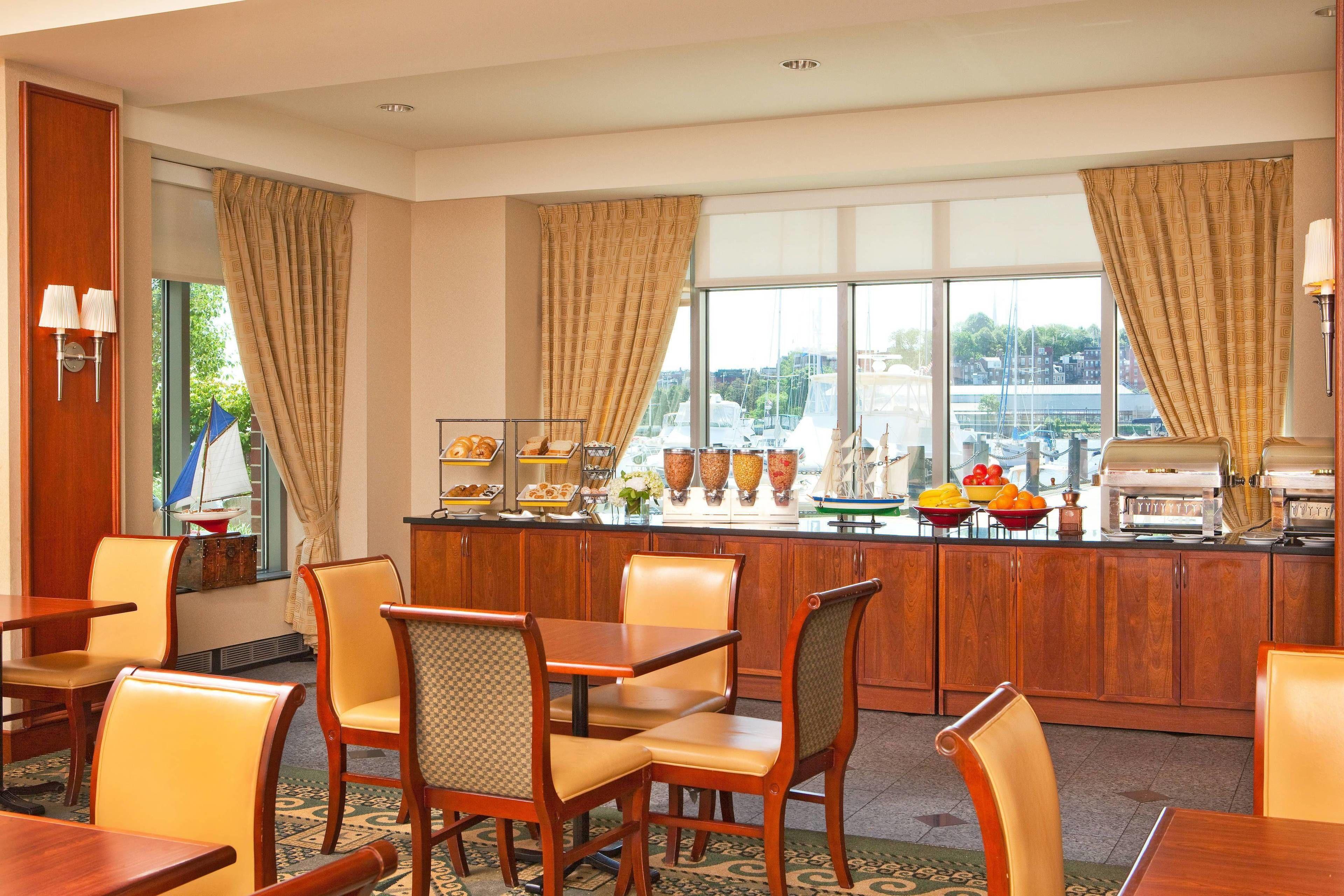Hotel By Marriott Harbor On Tudor Wharf Boston