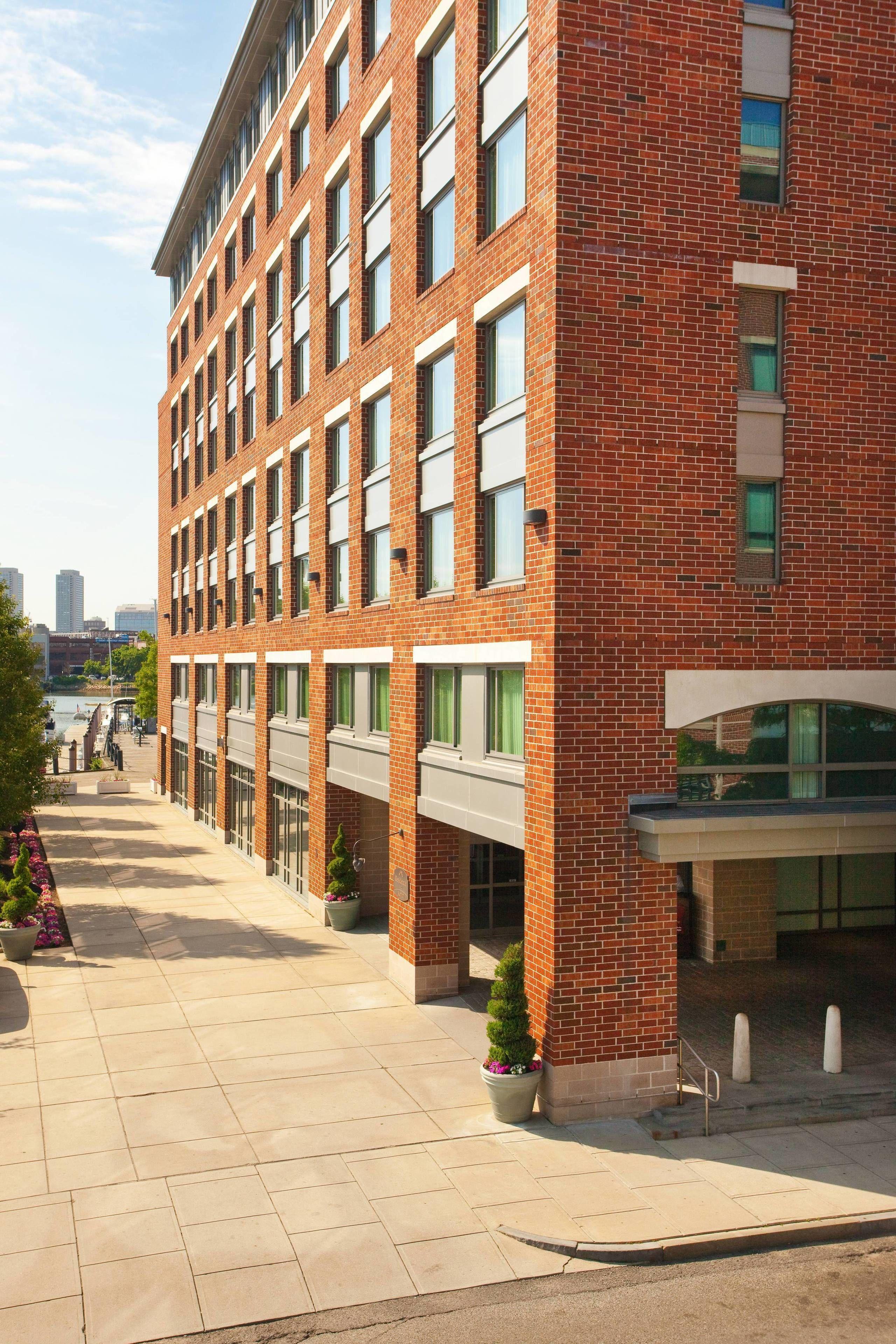 By Marriott Harbor On Tudor Wharf Boston