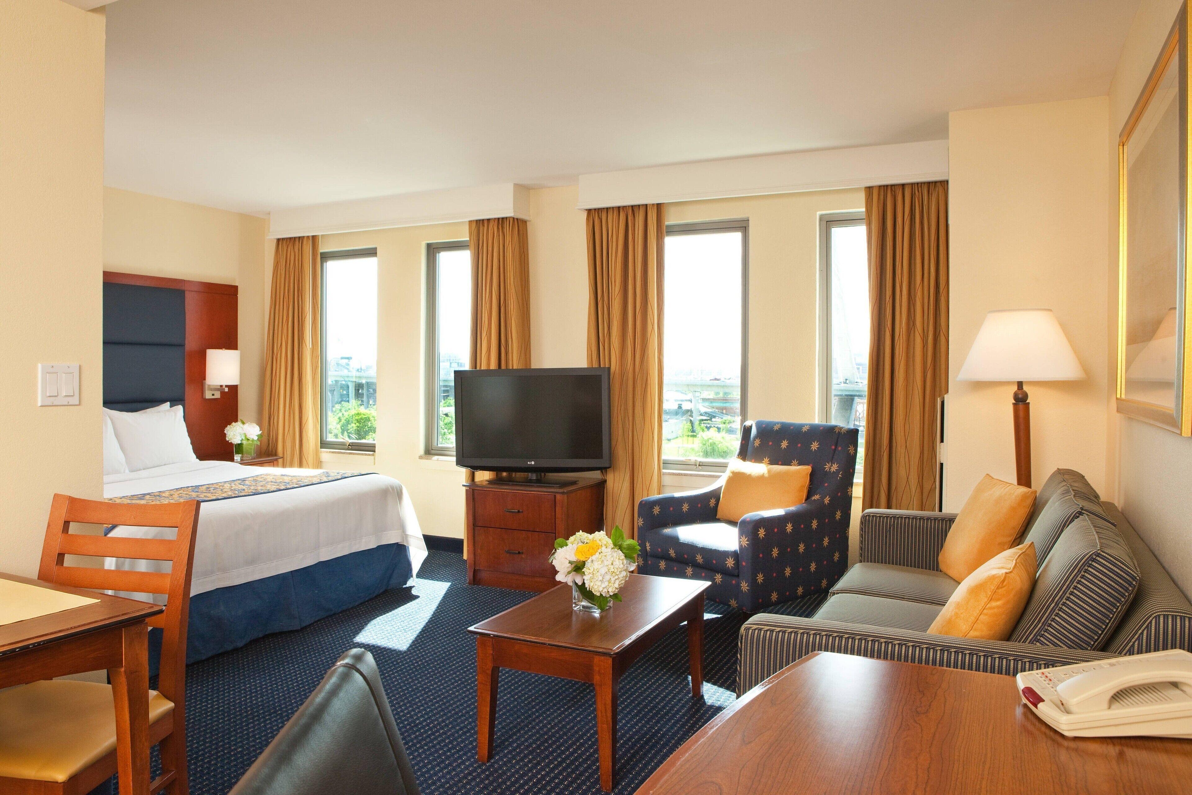 By Marriott Harbor On Tudor Wharf Boston