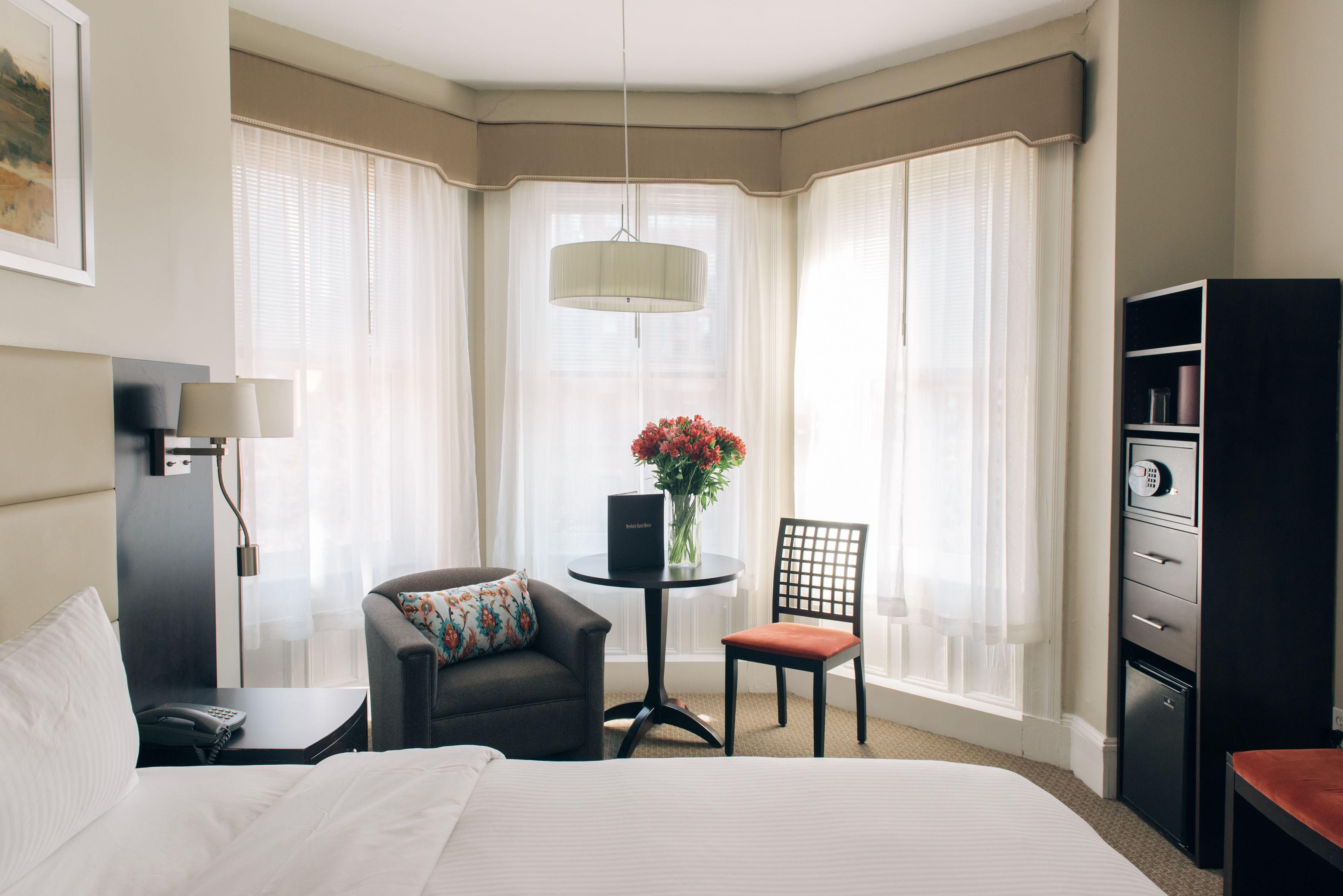 Newbury Hotel 3*