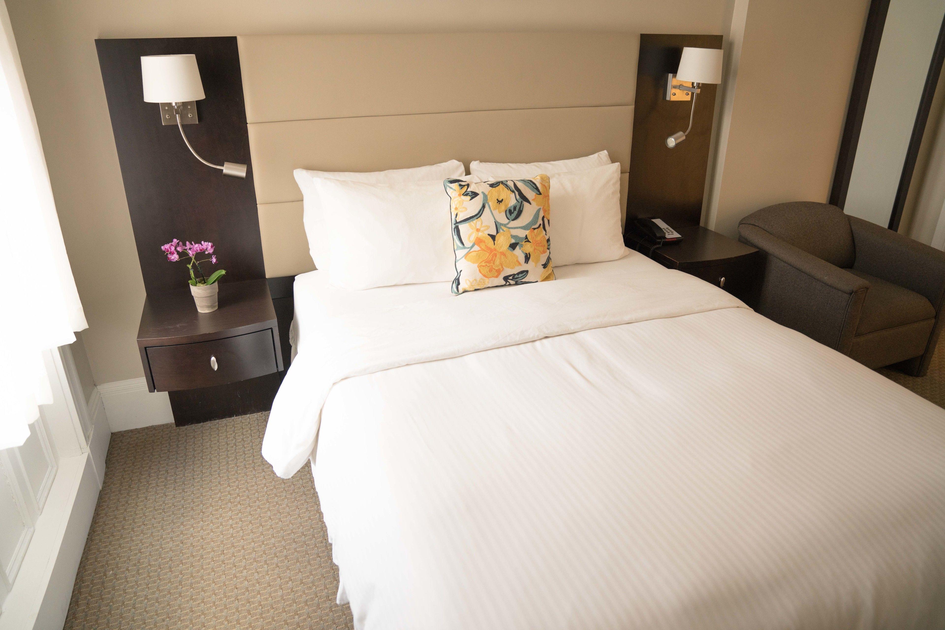 Newbury Hotel 3*
