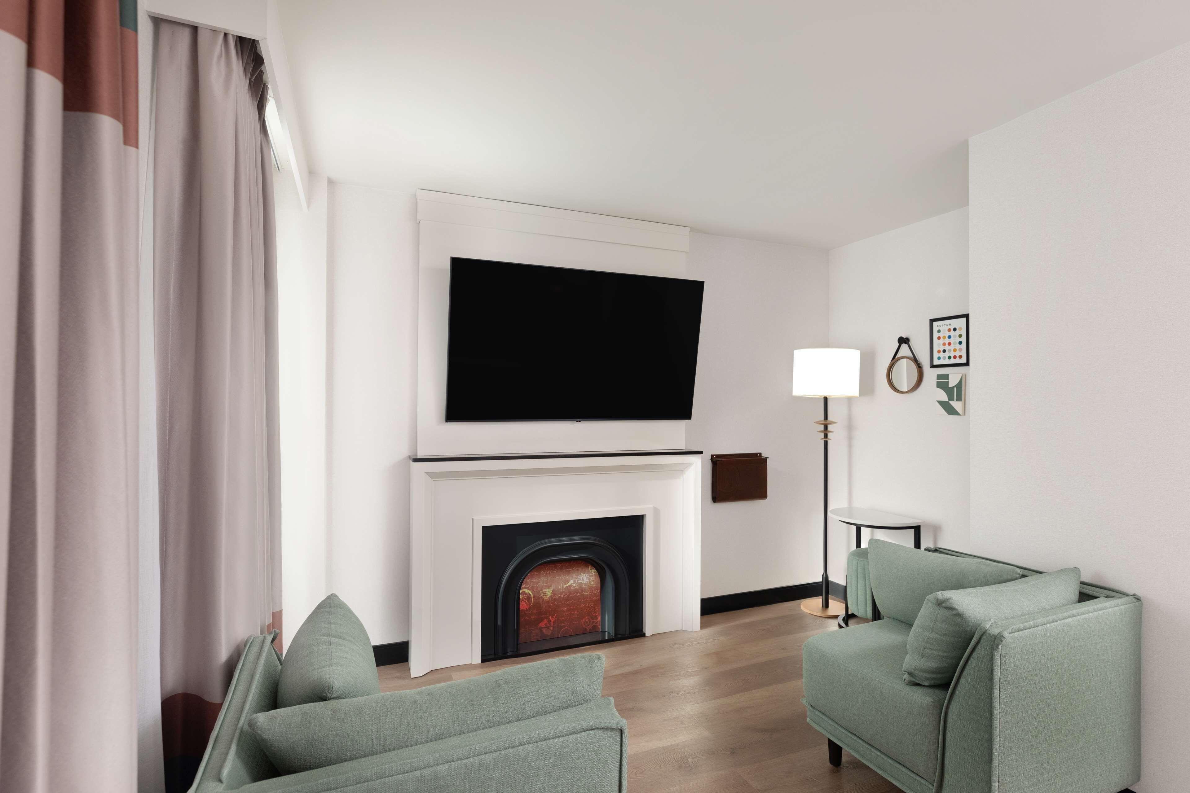 Hotel Pennyweight Boston, Curio Collection By Hilton