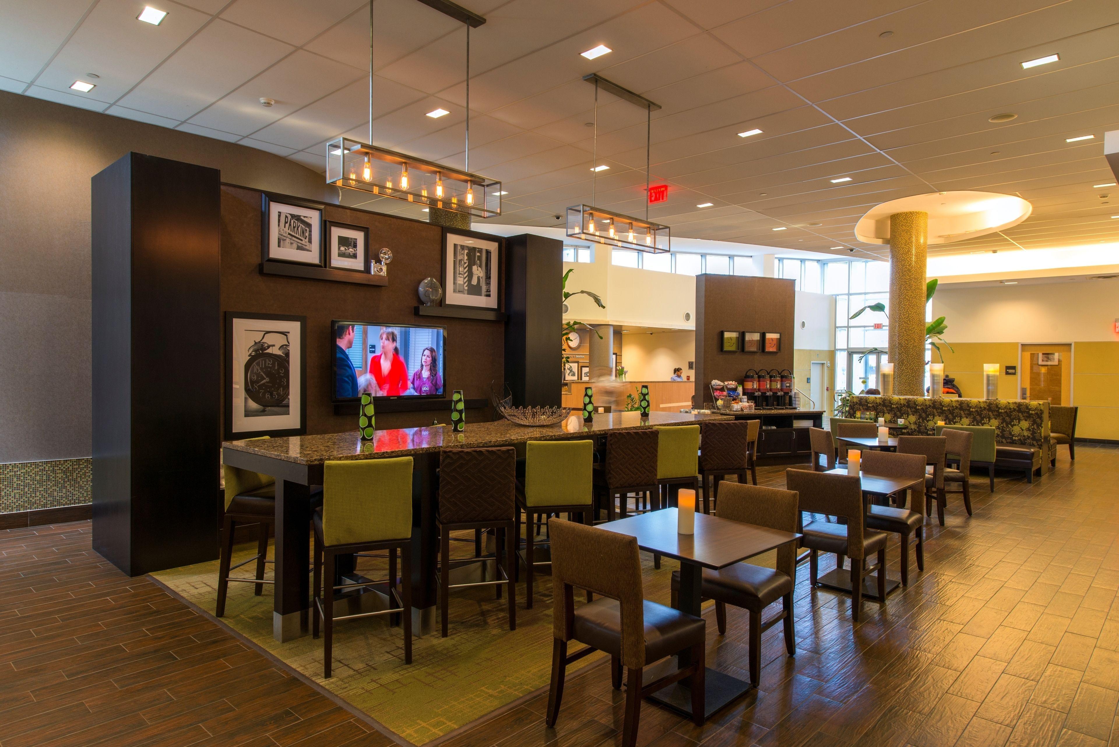 Hotel Hampton & Crosstown Center 3*