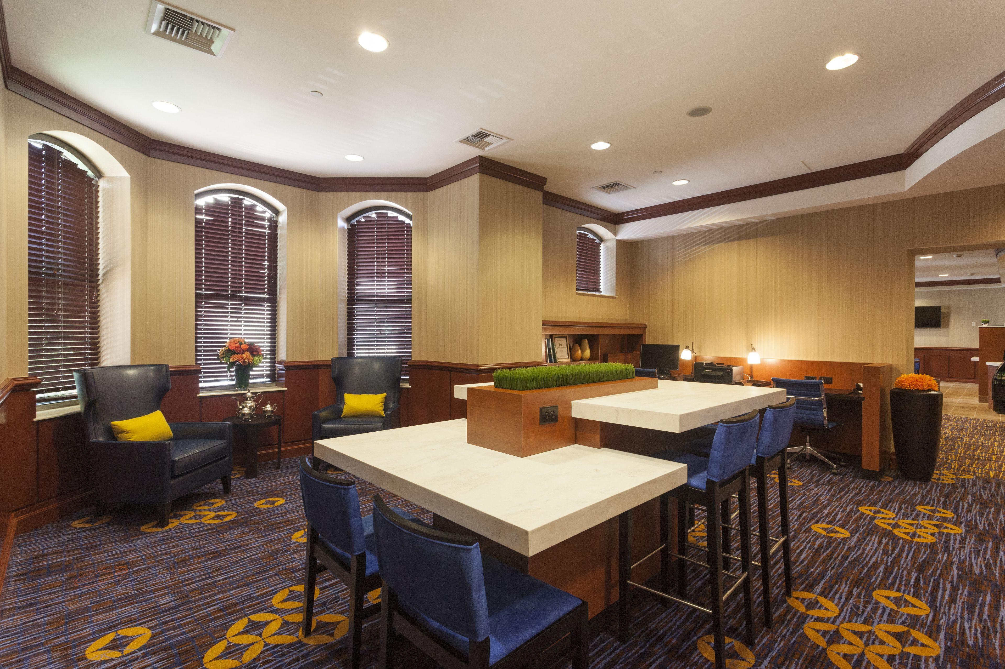 Hotel Courtyard Copley Square 3*