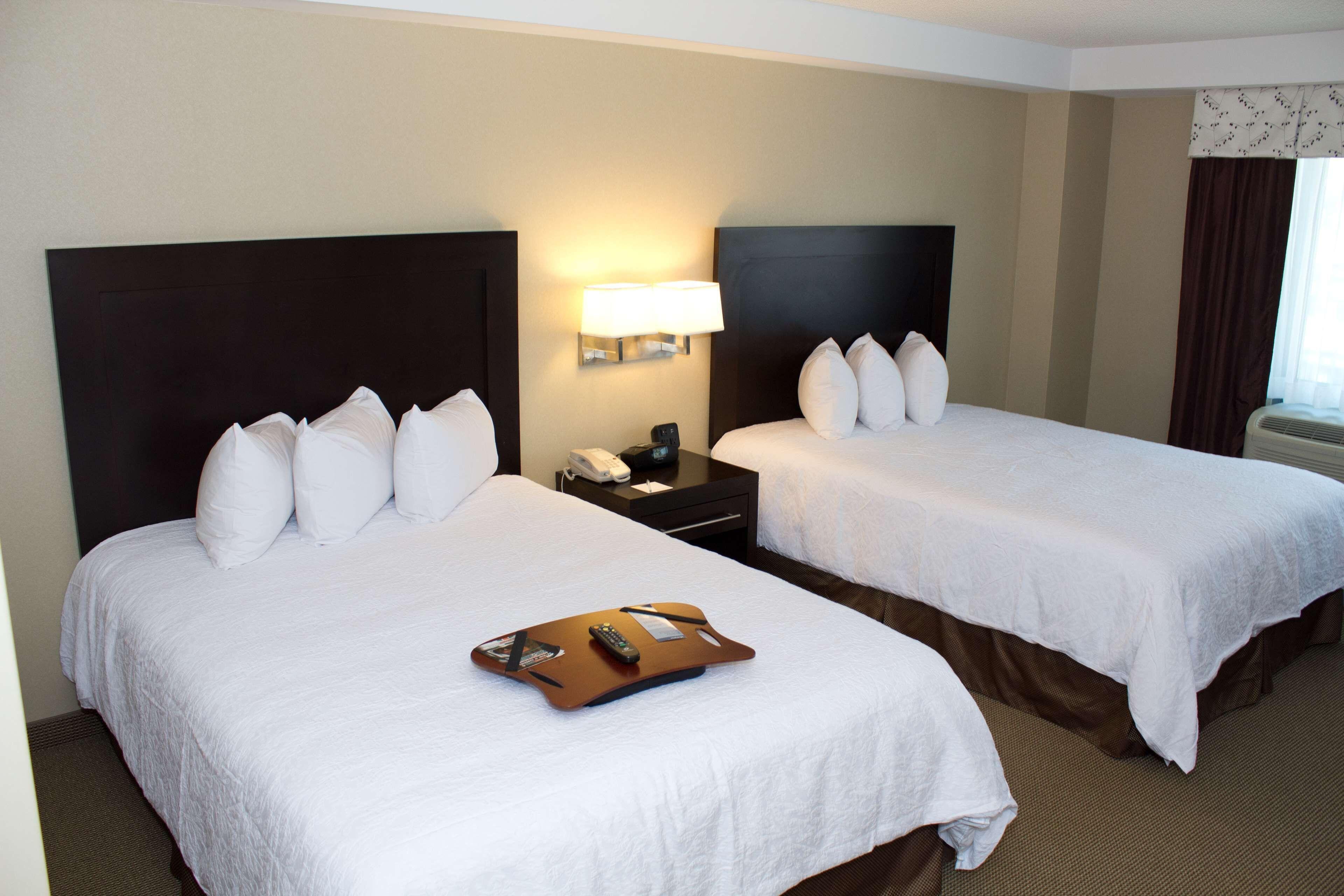 Hampton & Crosstown Center Hotel 3*