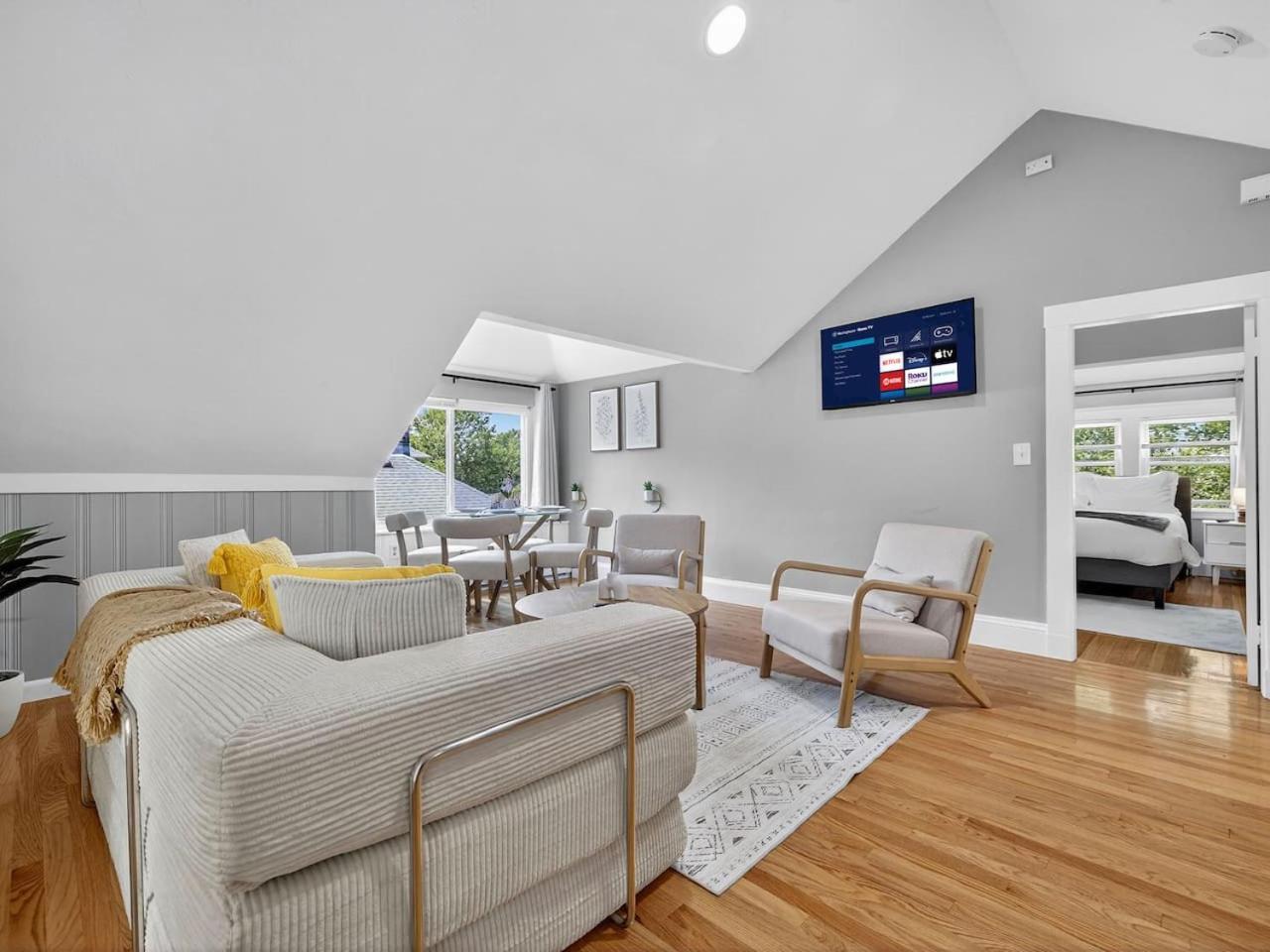 Charming 1br In With Free Parking Apartment