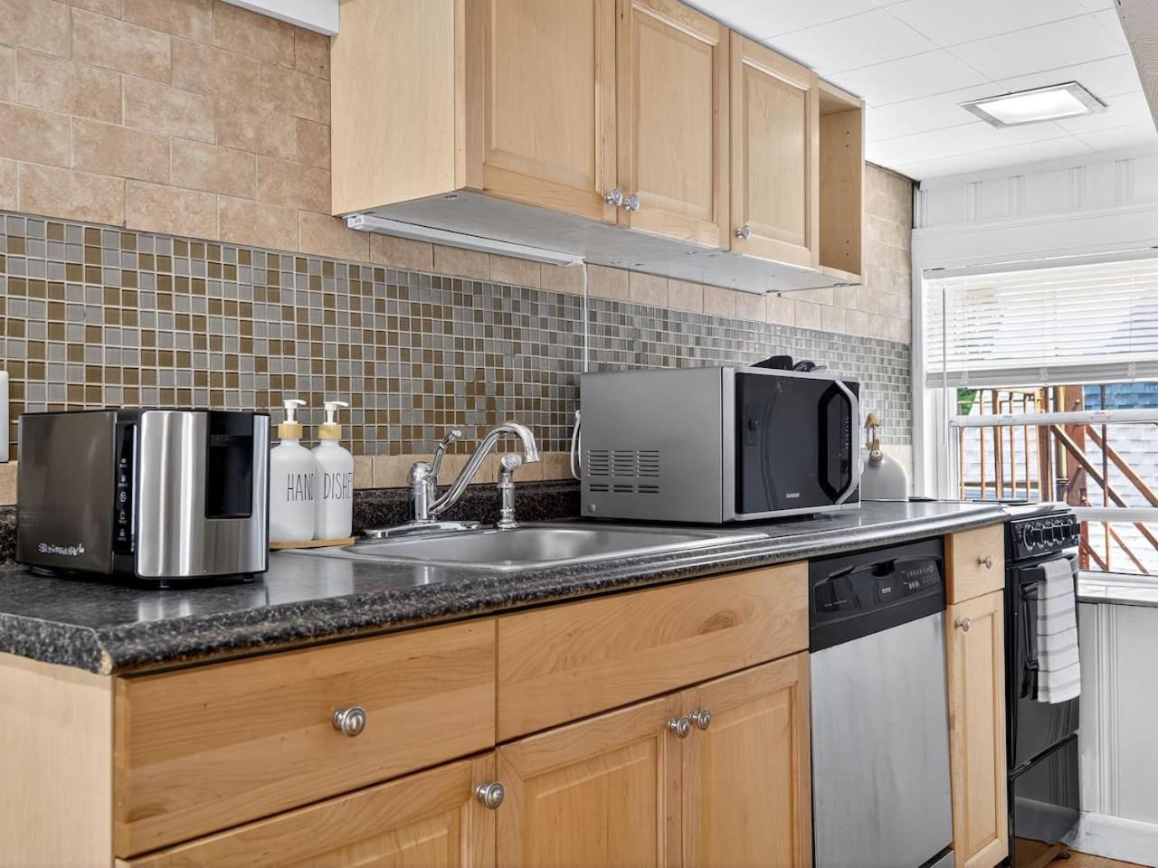 Charming 1br In With Free Parking