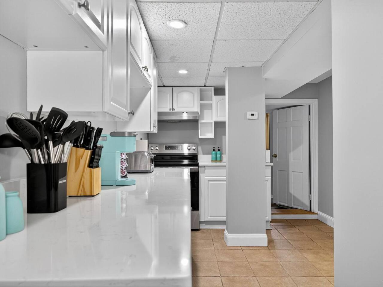 Vintage 2br In With Free Parking Apartment *