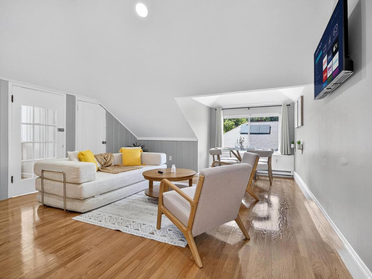 Charming 1br In With Free Parking Apartment *