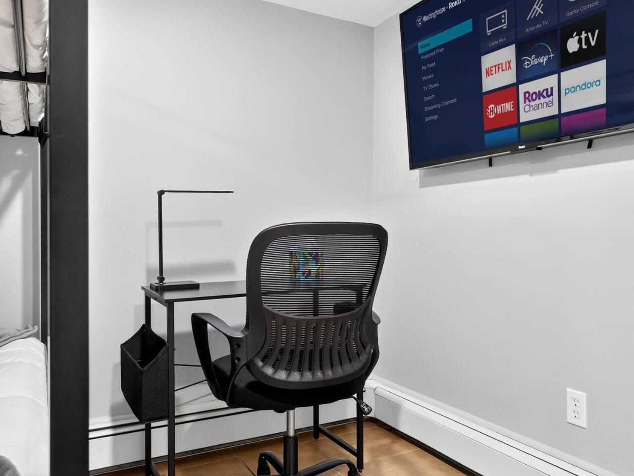 Vintage 2br In With Free Parking