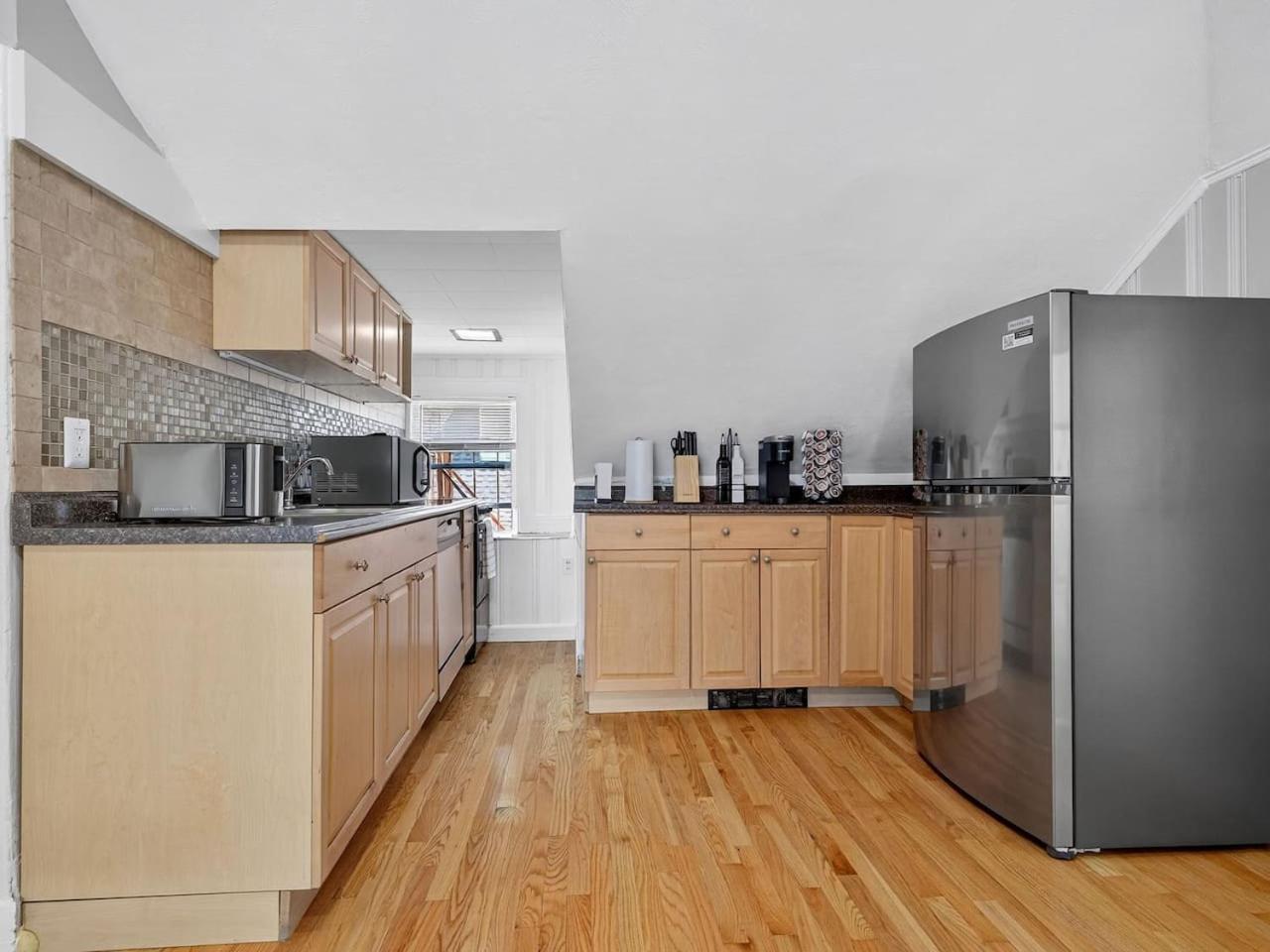 Charming 1br In With Free Parking Boston