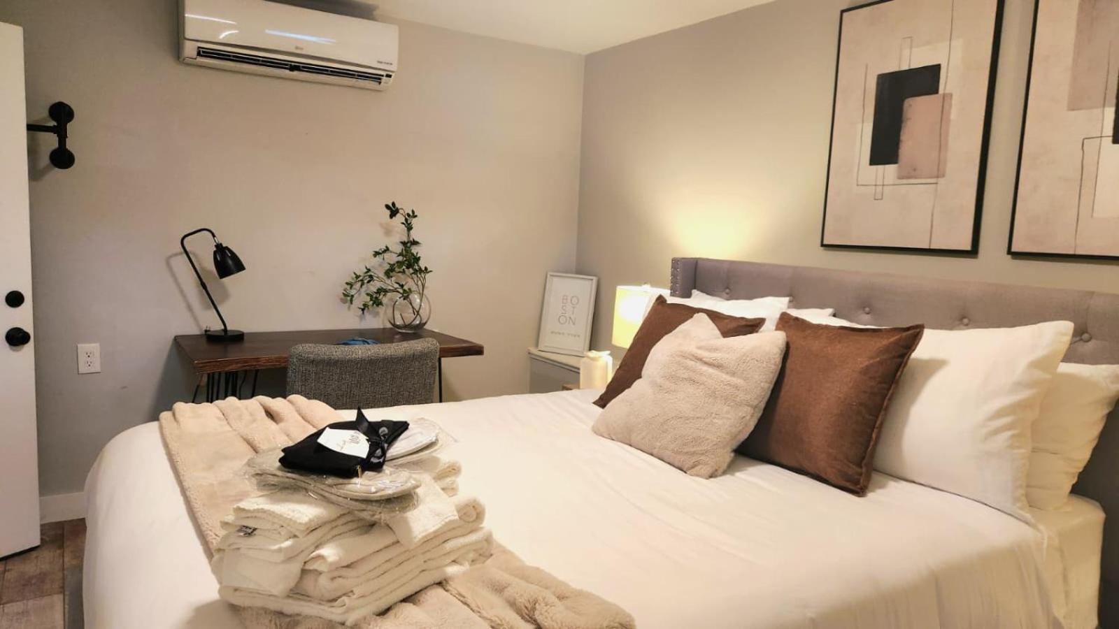 Upscale Two Level By Seaport And Convention Centre Bcec * Boston