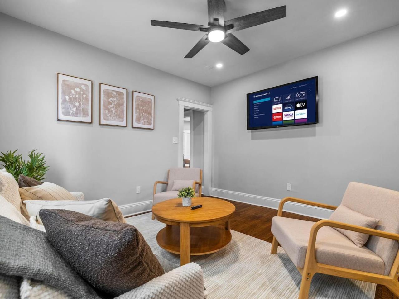 Luxury 3br In With Free Parking Apartment *