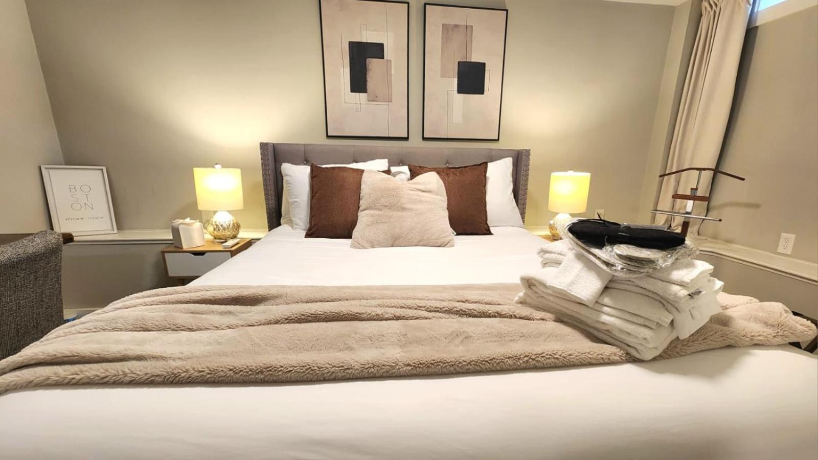 Upscale Two Level By Seaport And Convention Centre Bcec * Boston