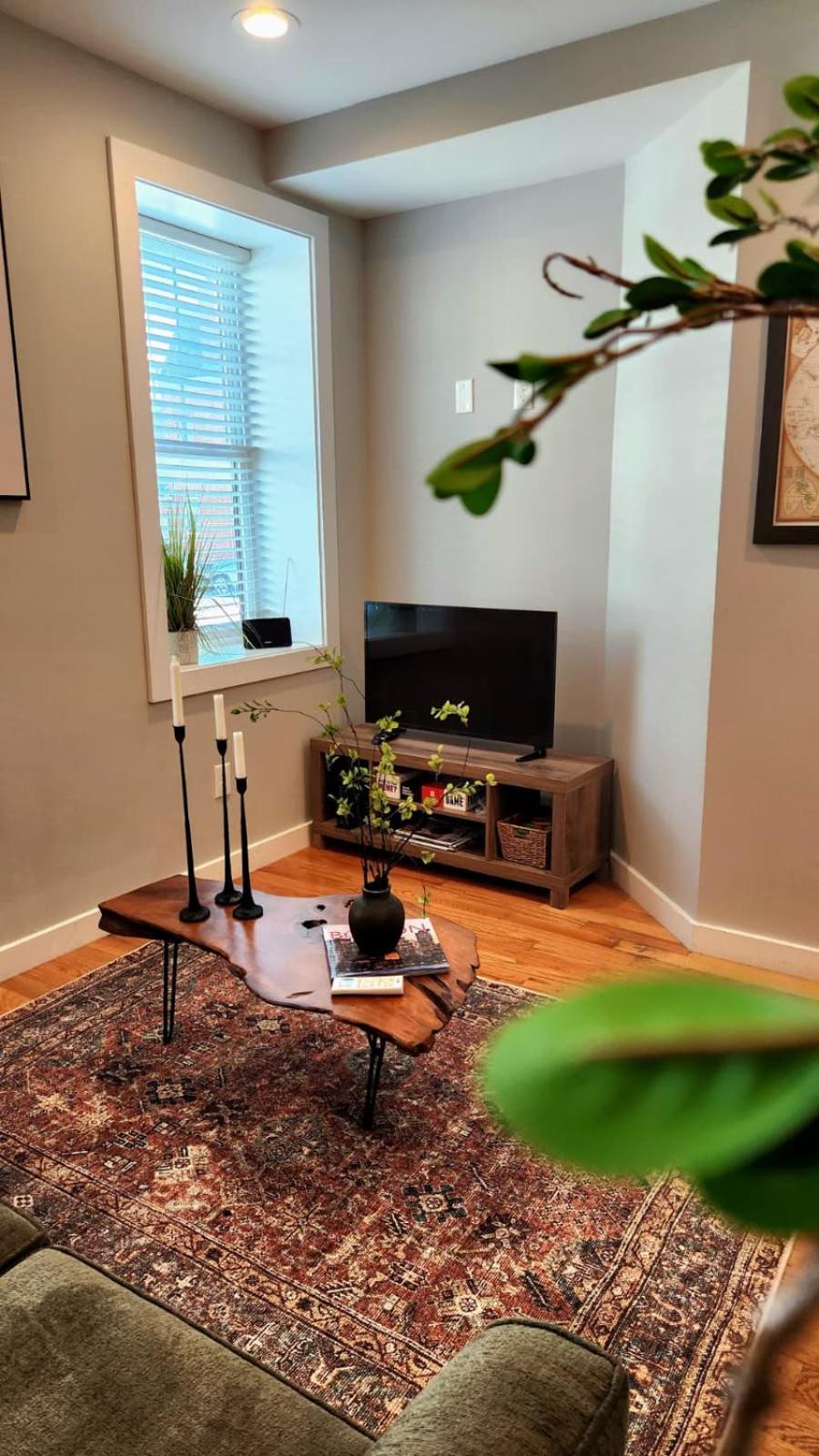 Upscale Two Level By Seaport And Convention Centre Bcec *