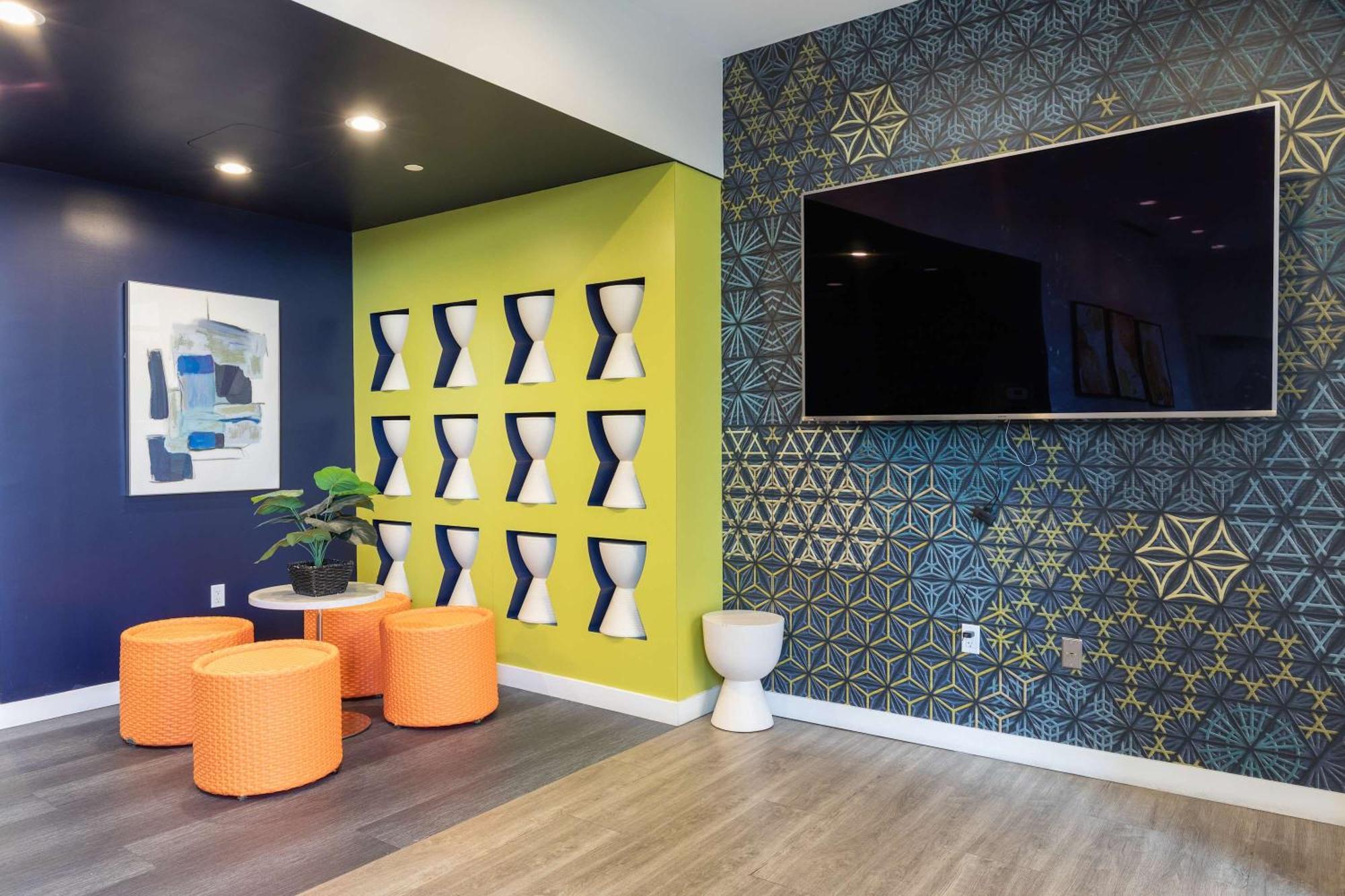 Modern Harbor Front Apartment *