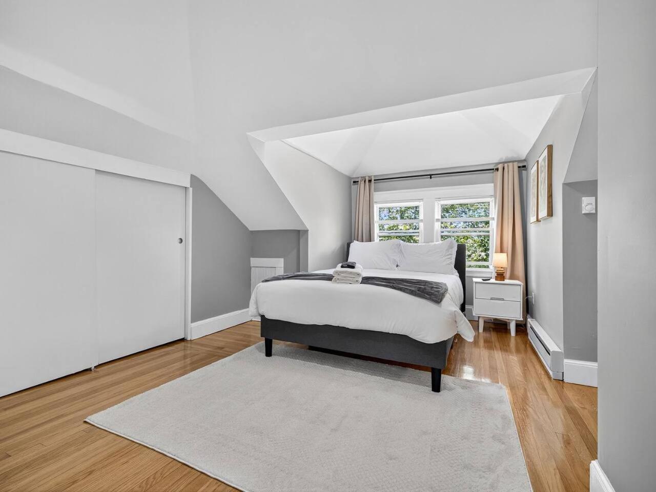 Charming 1br In With Free Parking Apartment Boston