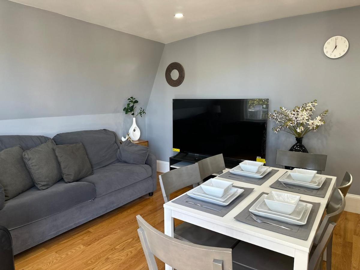 85c Brand New 3brwalk To Transit, Near Boston
