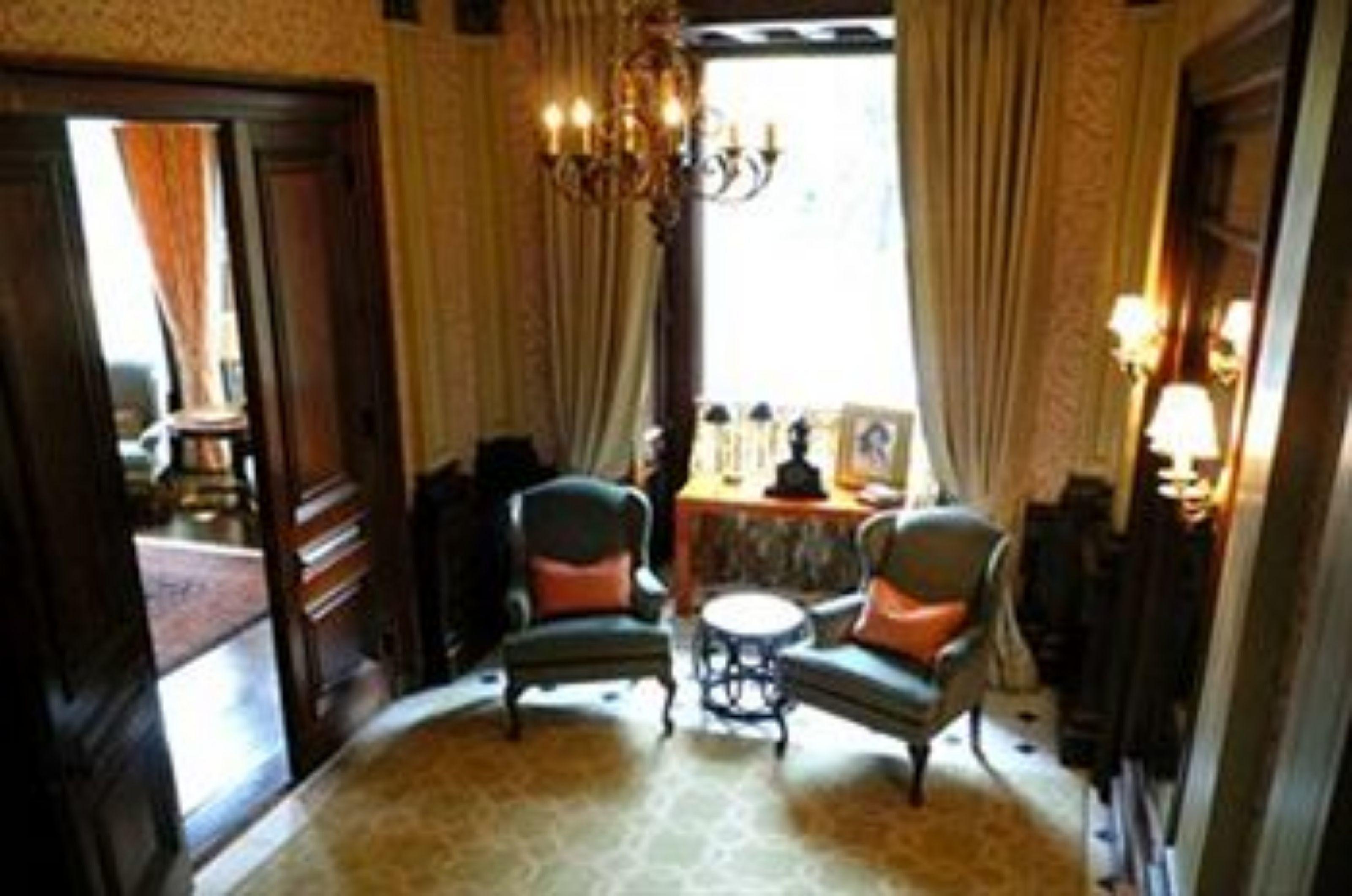 Bed & Breakfast The College Club Of 3*