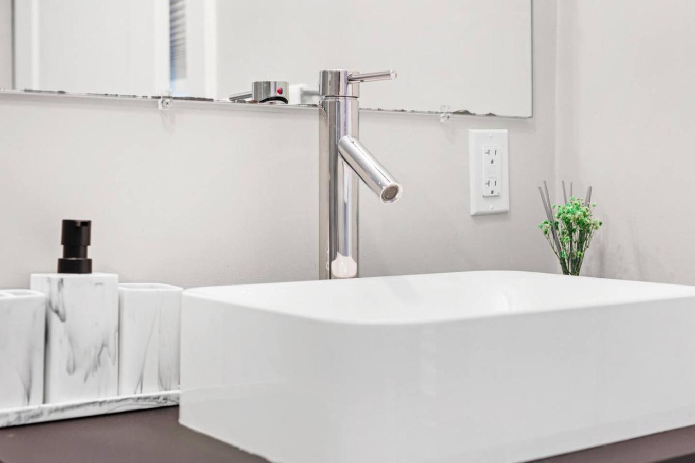 Luxury 3br In That Sleeps 10 * Boston