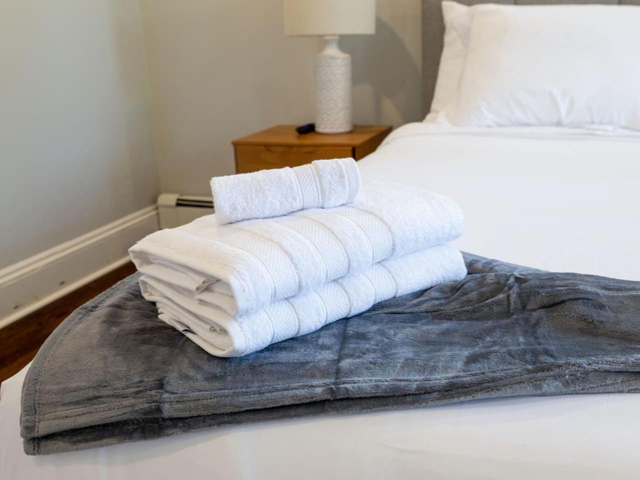 Apartment Luxury 3br In With Free Parking