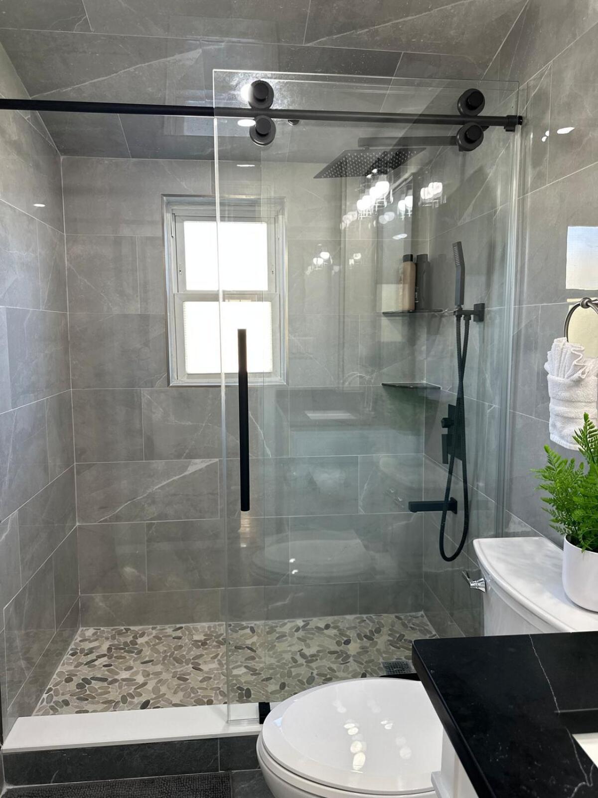 85c Brand New 3brwalk To Transit, Near Apartment *
