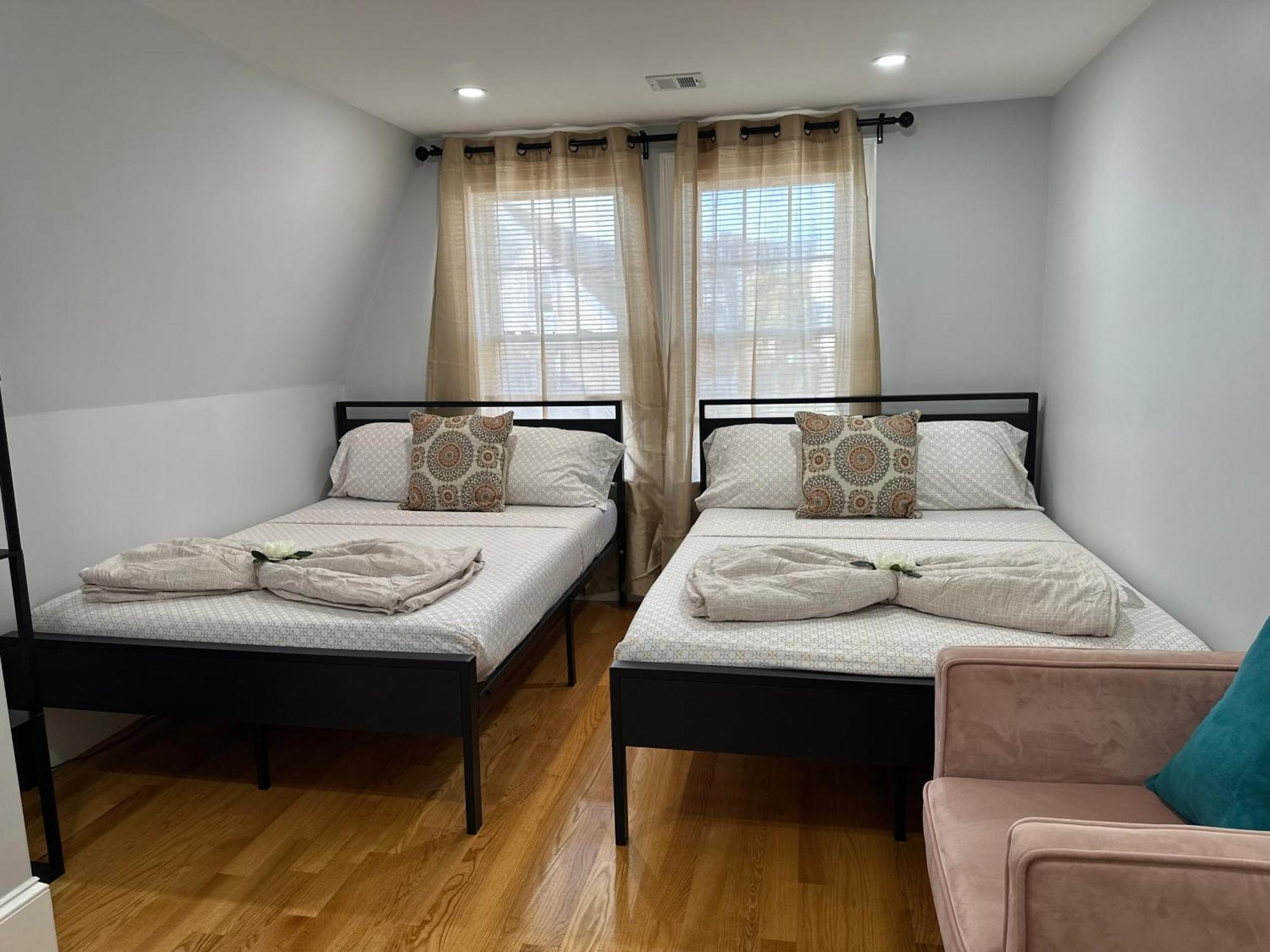 85c Brand New 3brwalk To Transit, Near * Boston
