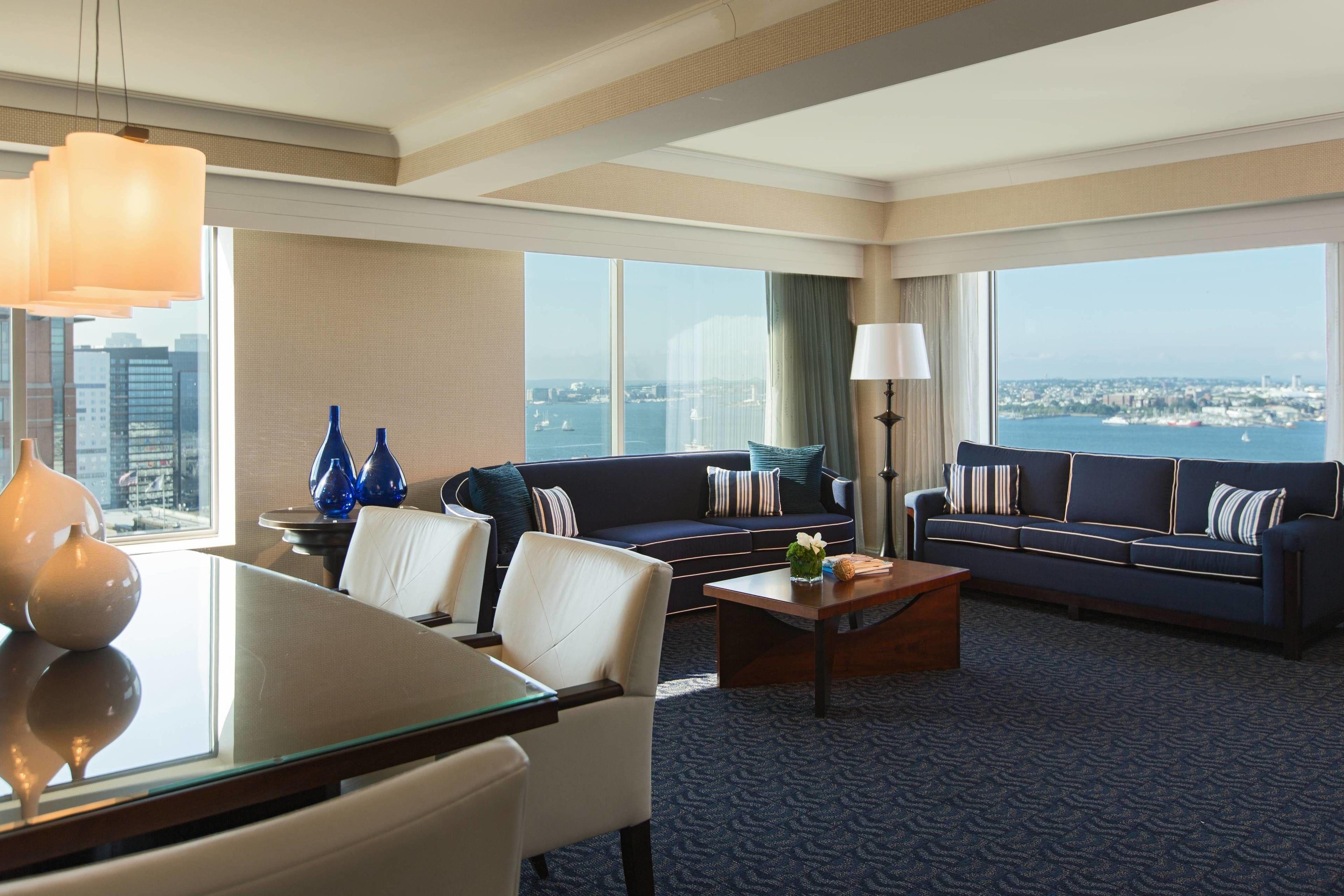 Renaissance Seaport District Hotel 4*