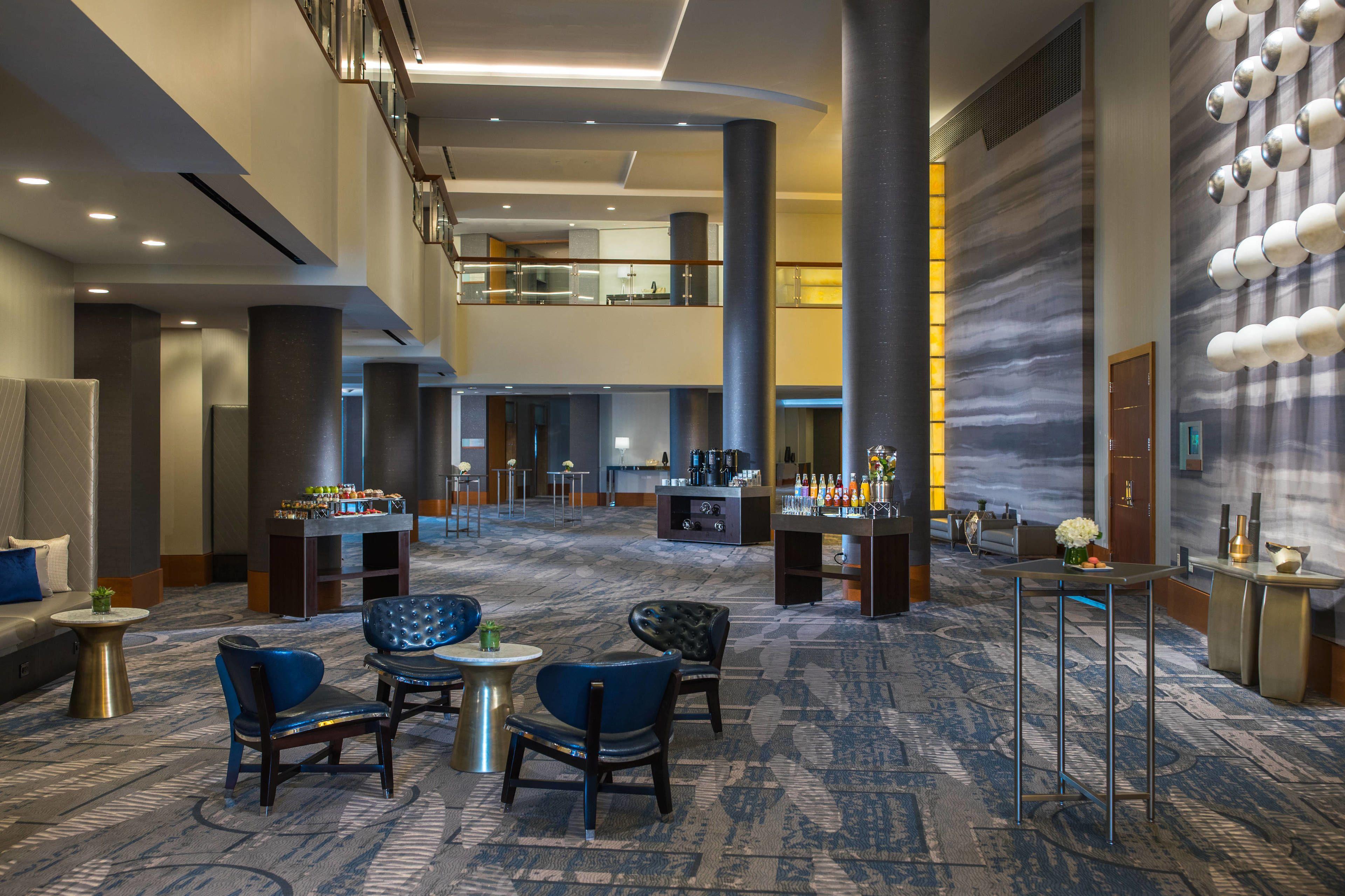 Renaissance Seaport District 4*