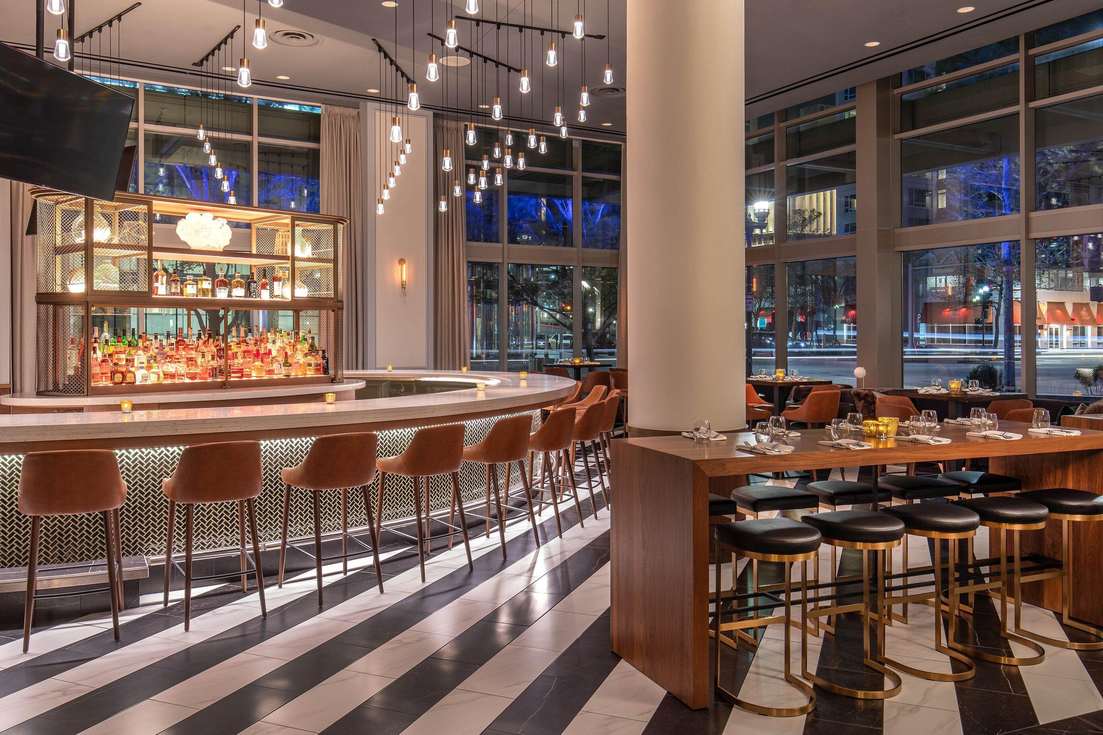 Renaissance Seaport District 4*
